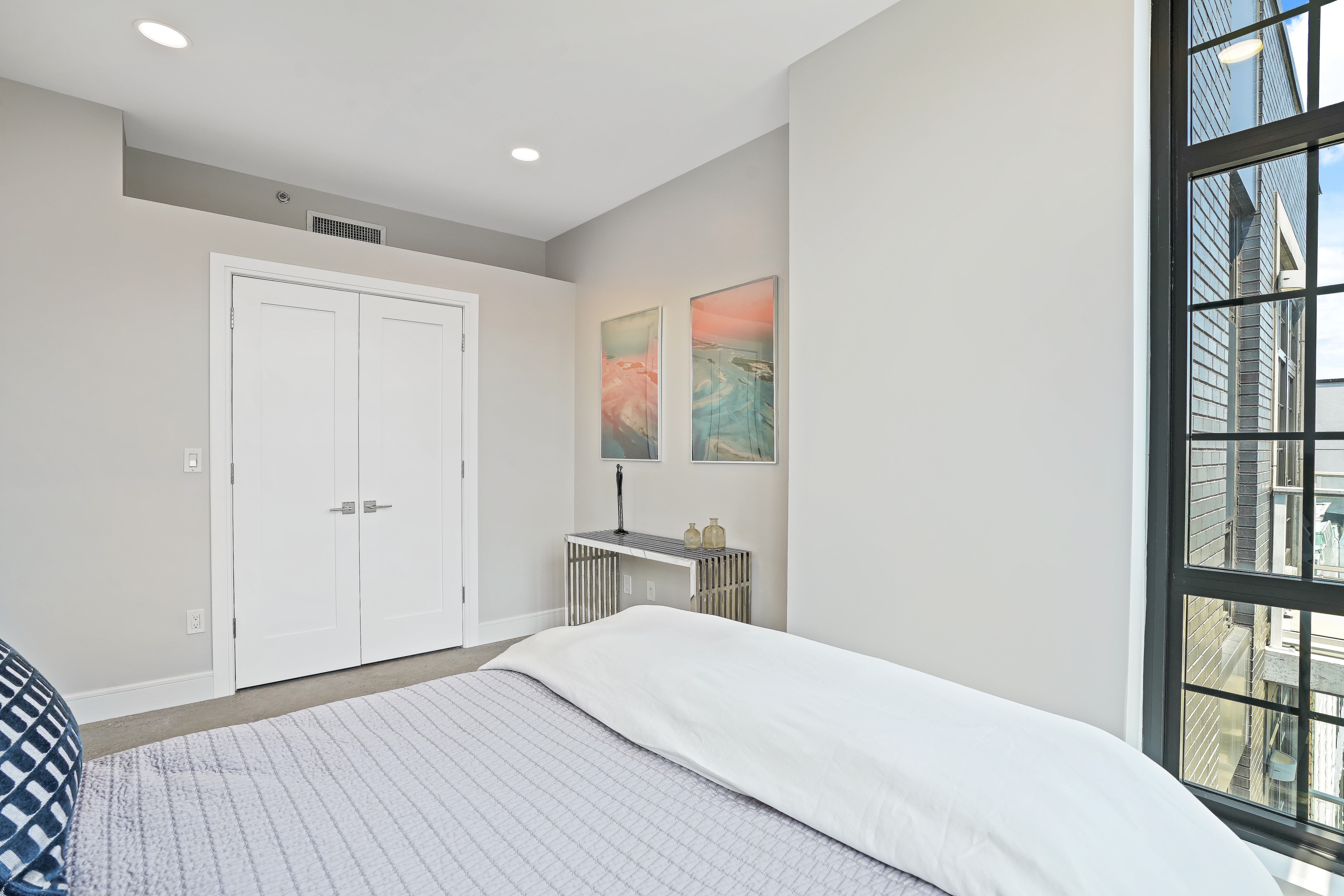 23 Bleecker St. 4b 