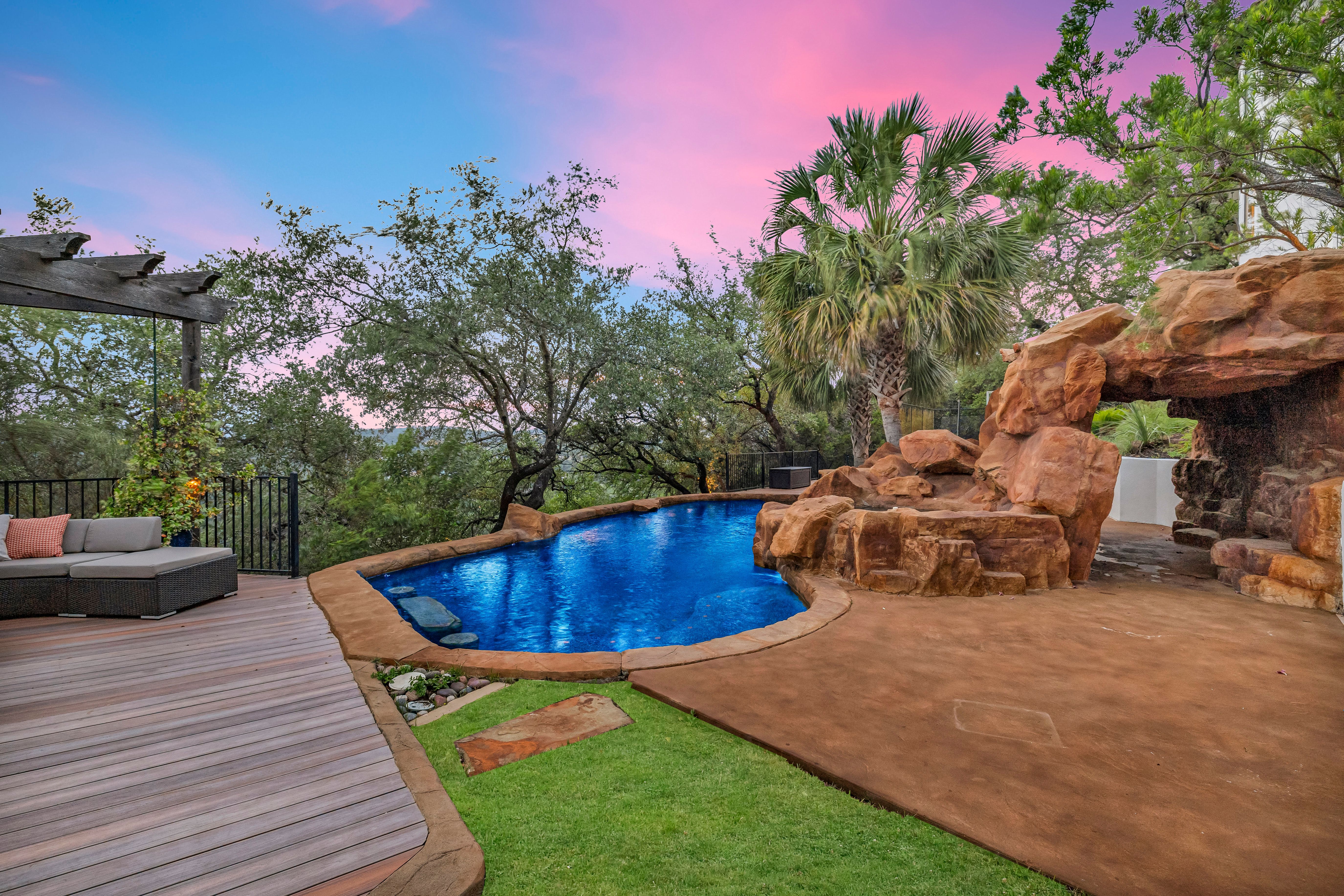 1710 Mount Larson Road 