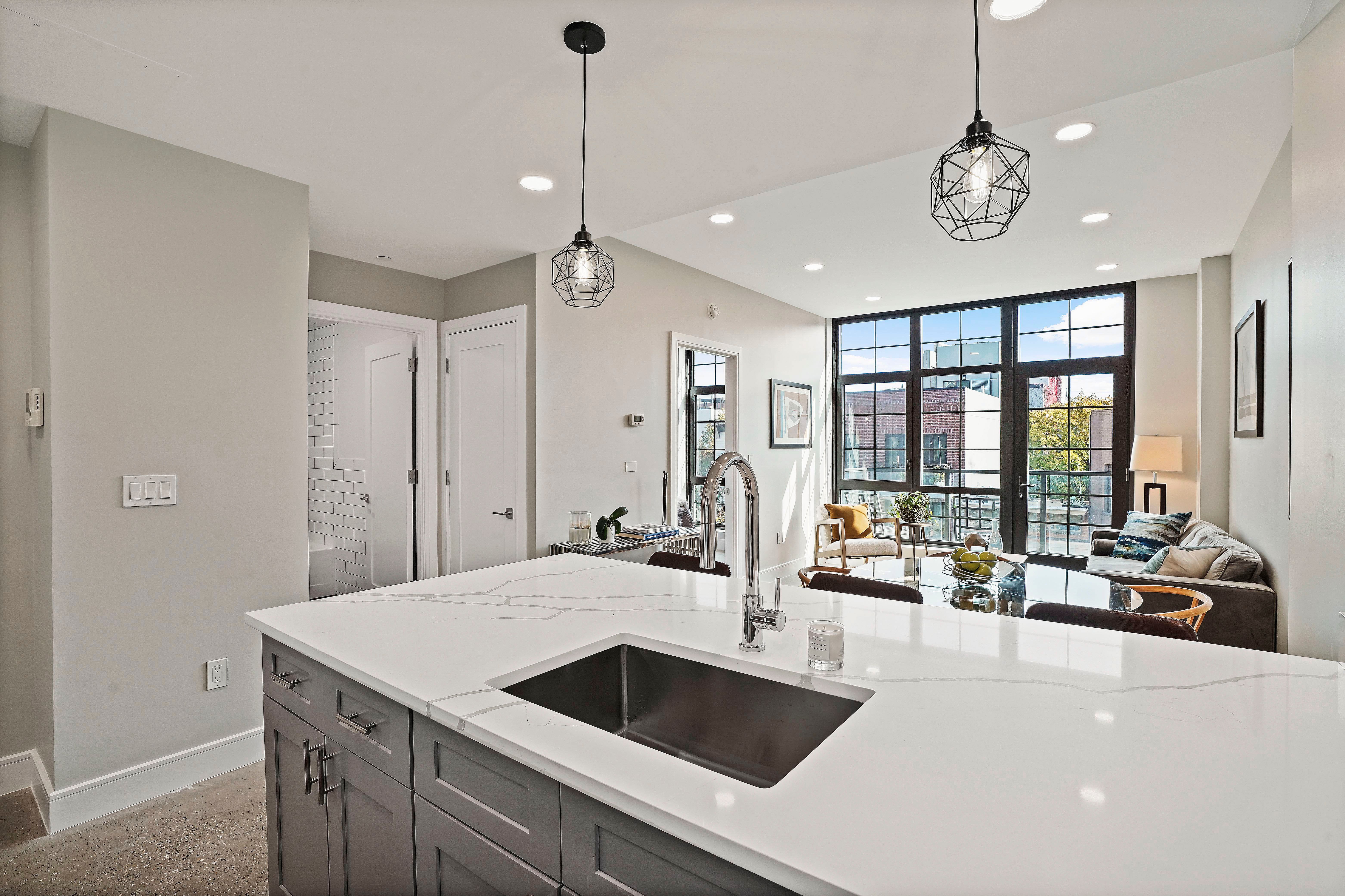 23 Bleecker St. 4a 