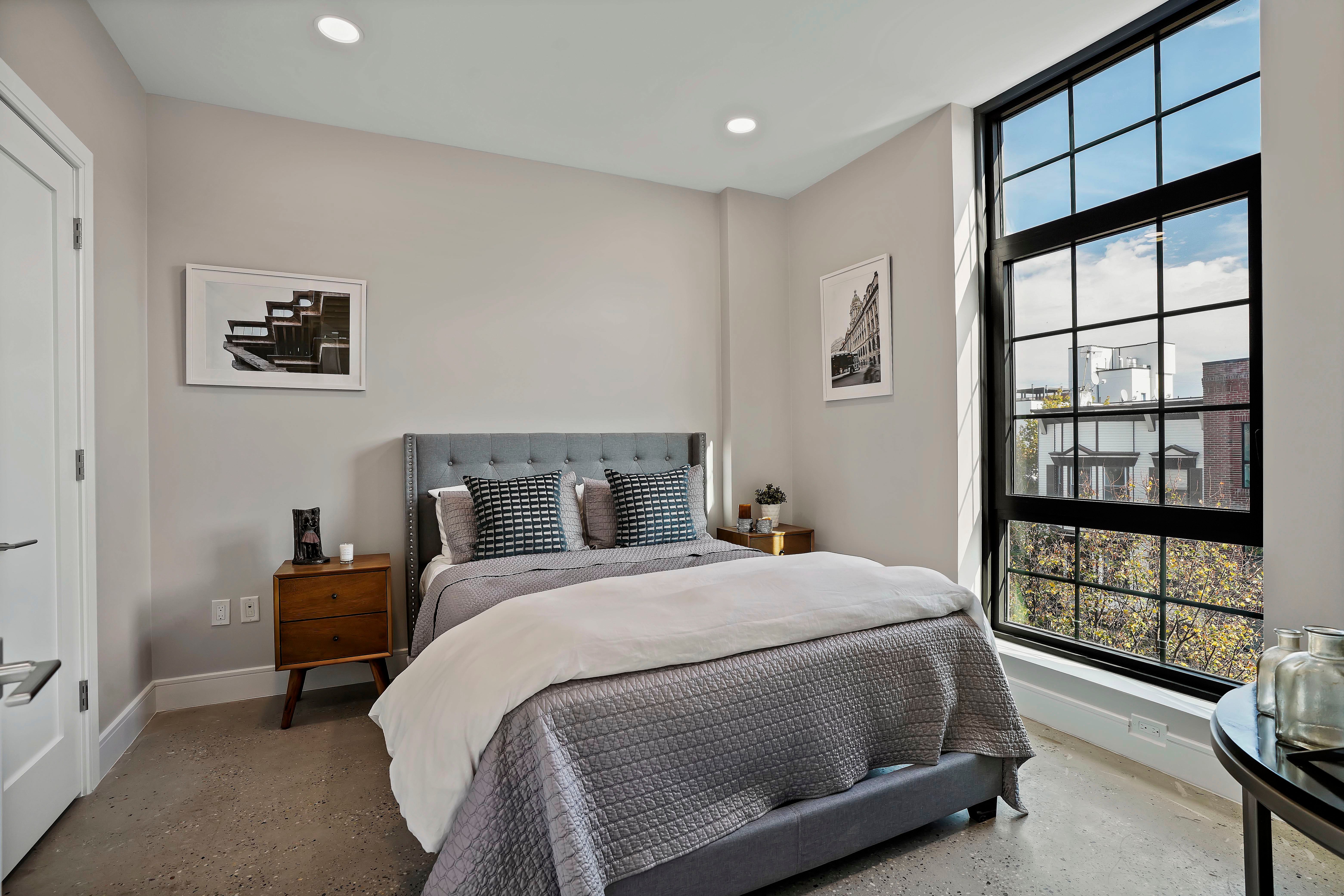 23 Bleecker St. 4a 