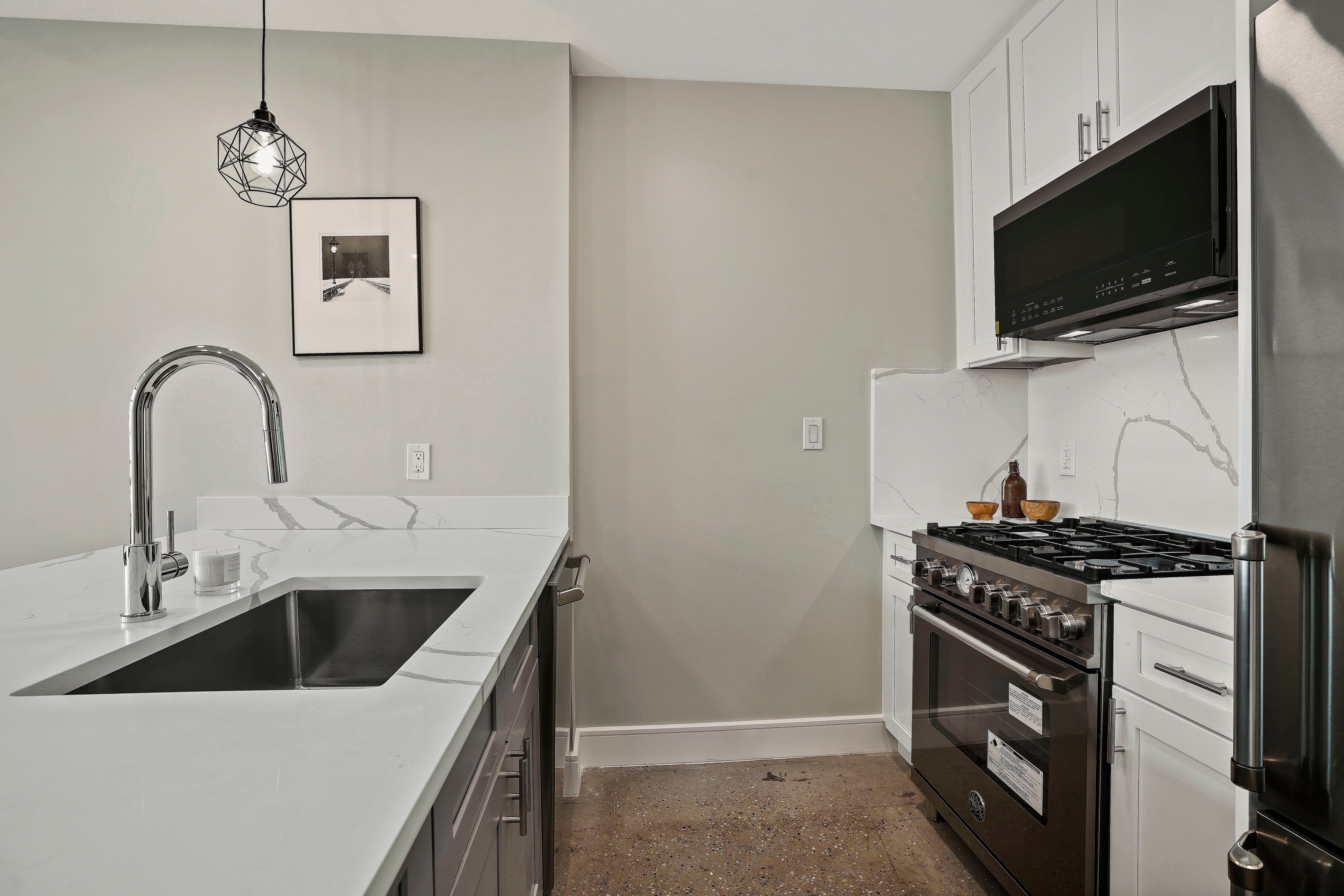23 Bleecker St. 4a 