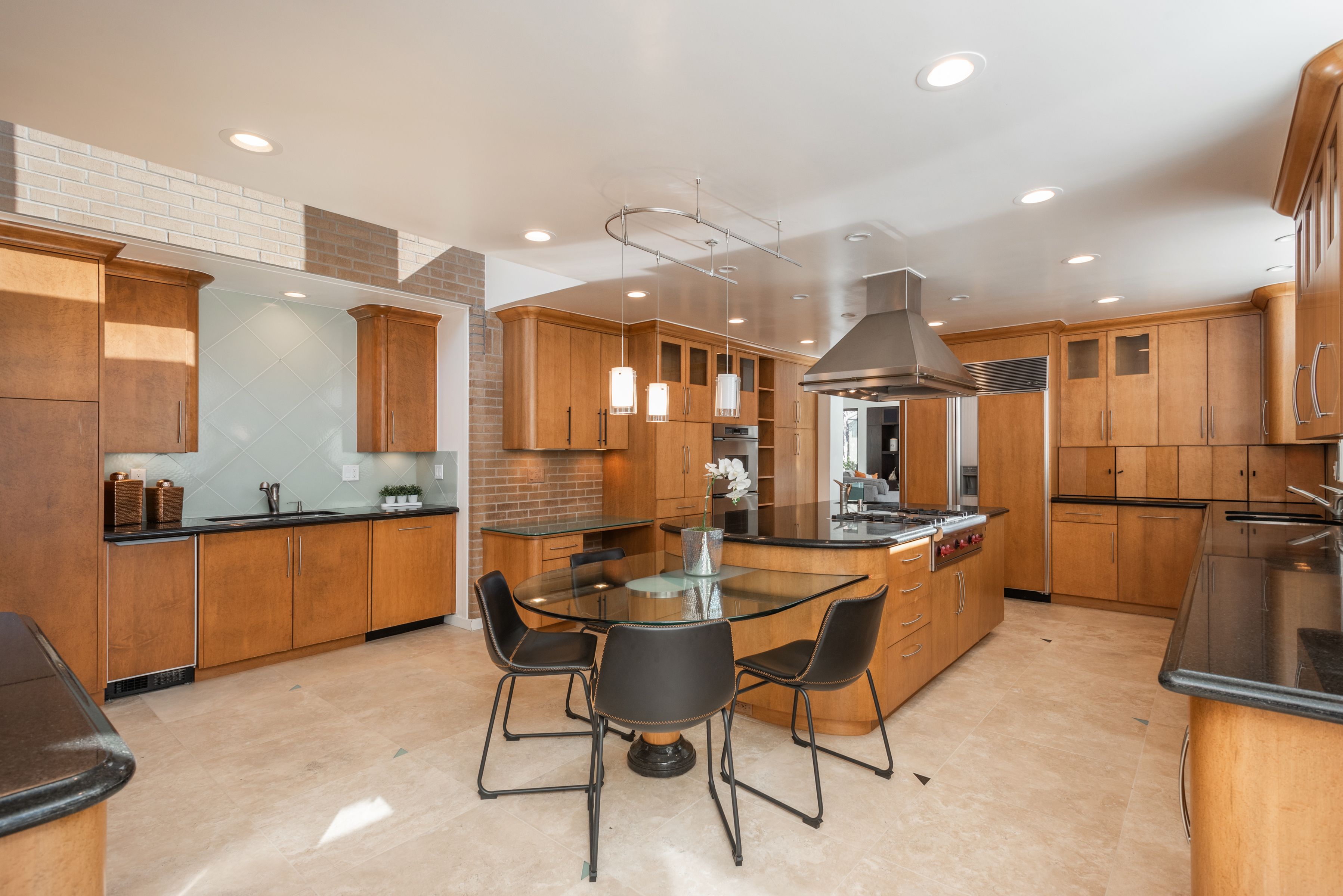4208 S Hudson Pkwy 