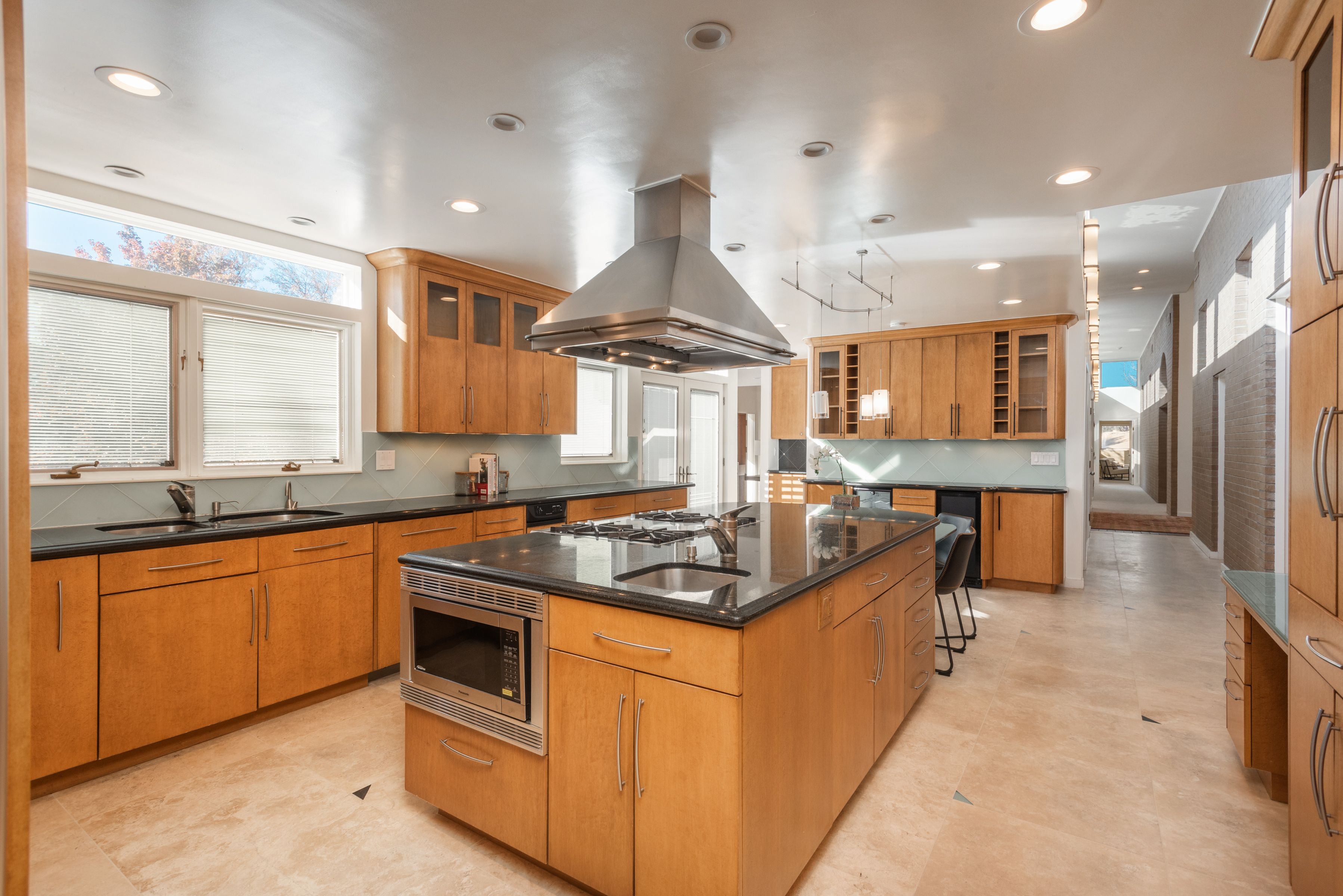 4208 S Hudson Pkwy 