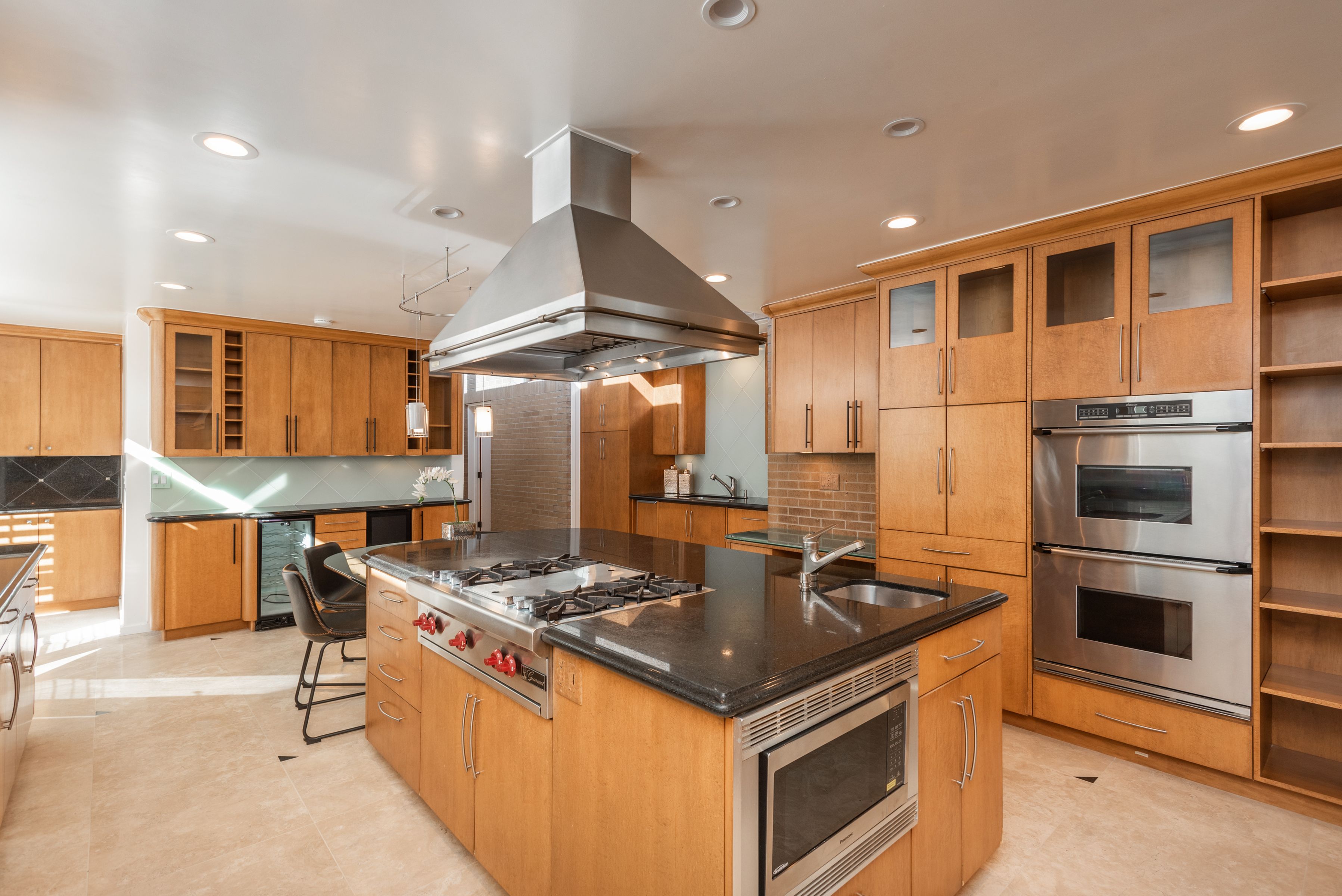 4208 S Hudson Pkwy 