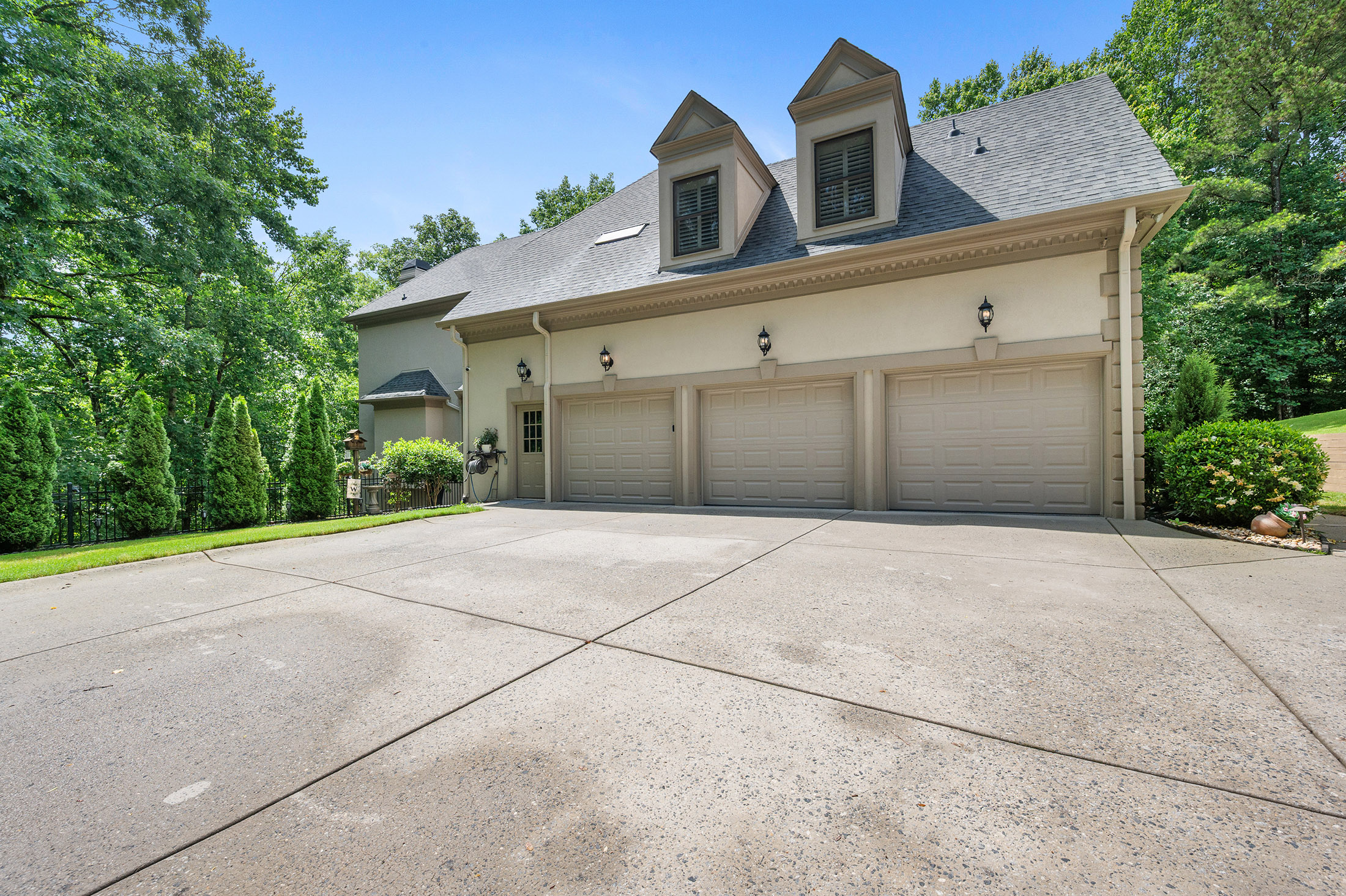 235 N Smead Court