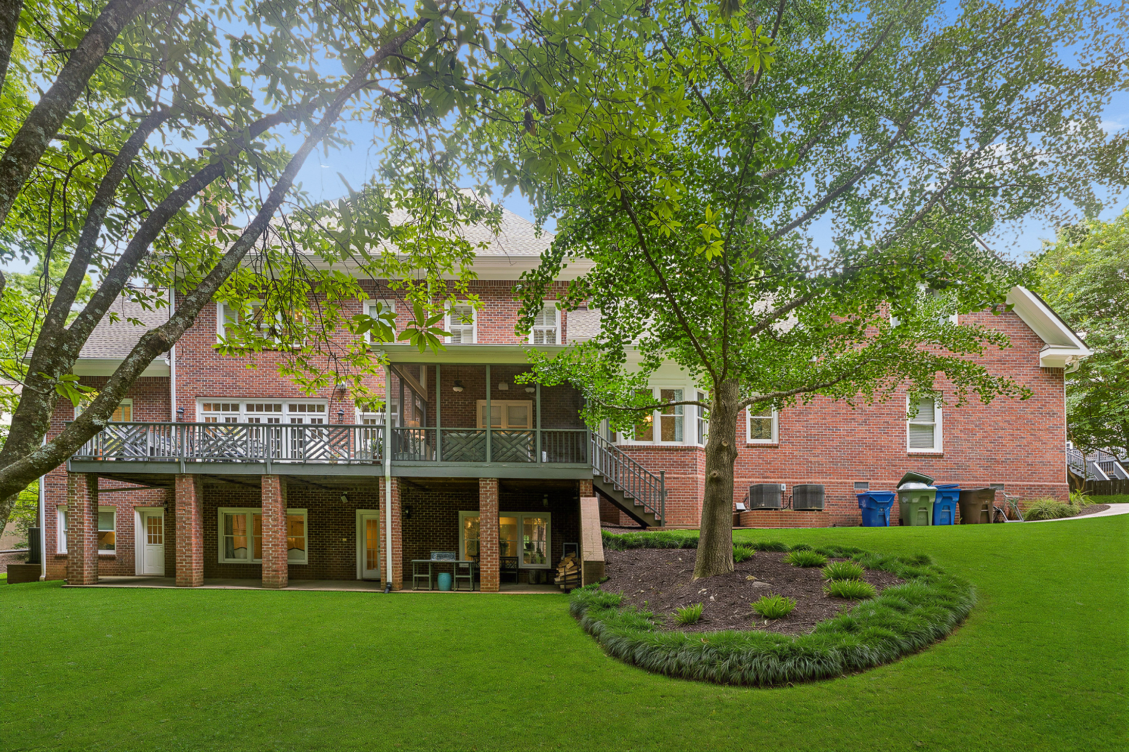 553 Bryn Mawr Lane NW