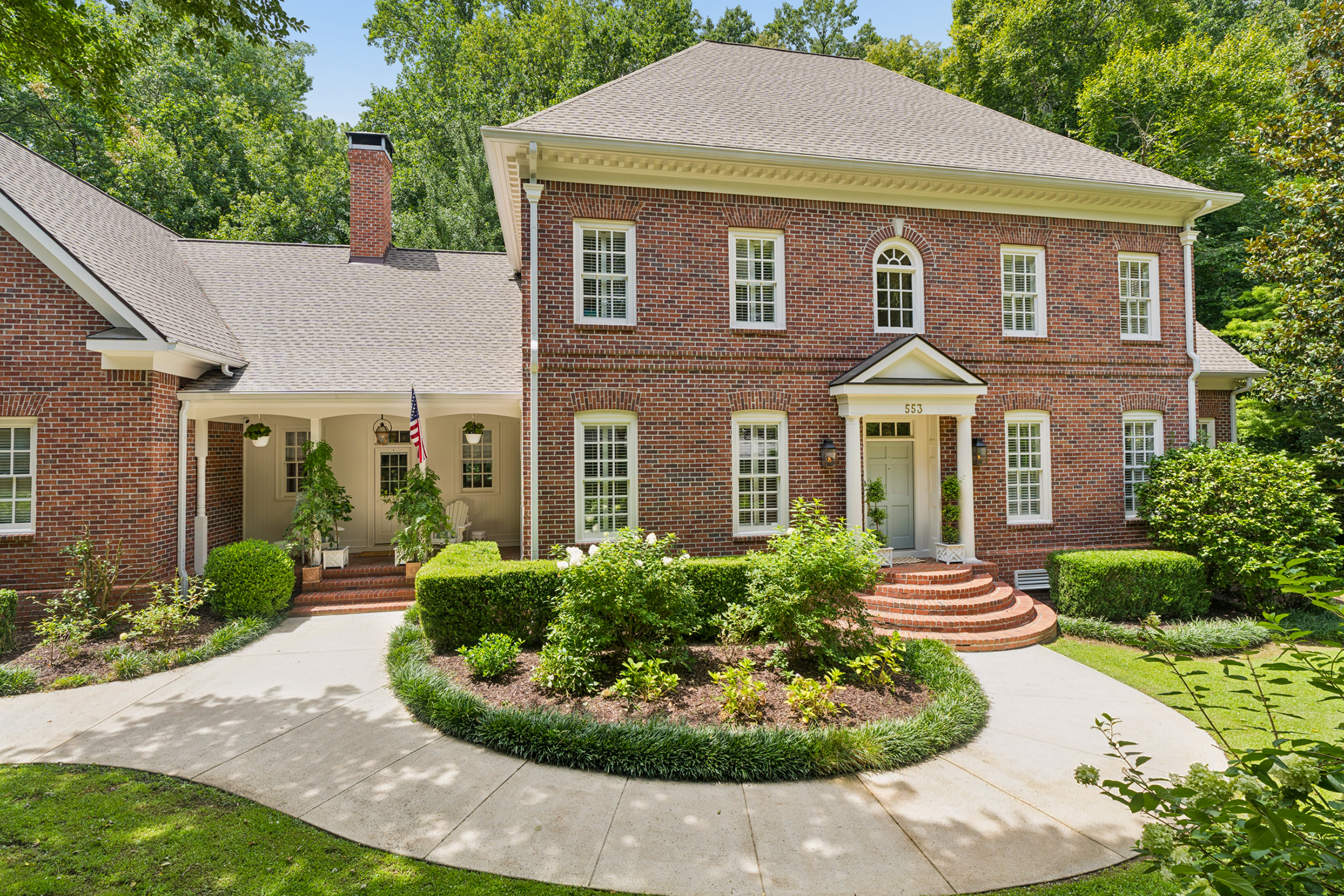 553 Bryn Mawr Lane NW