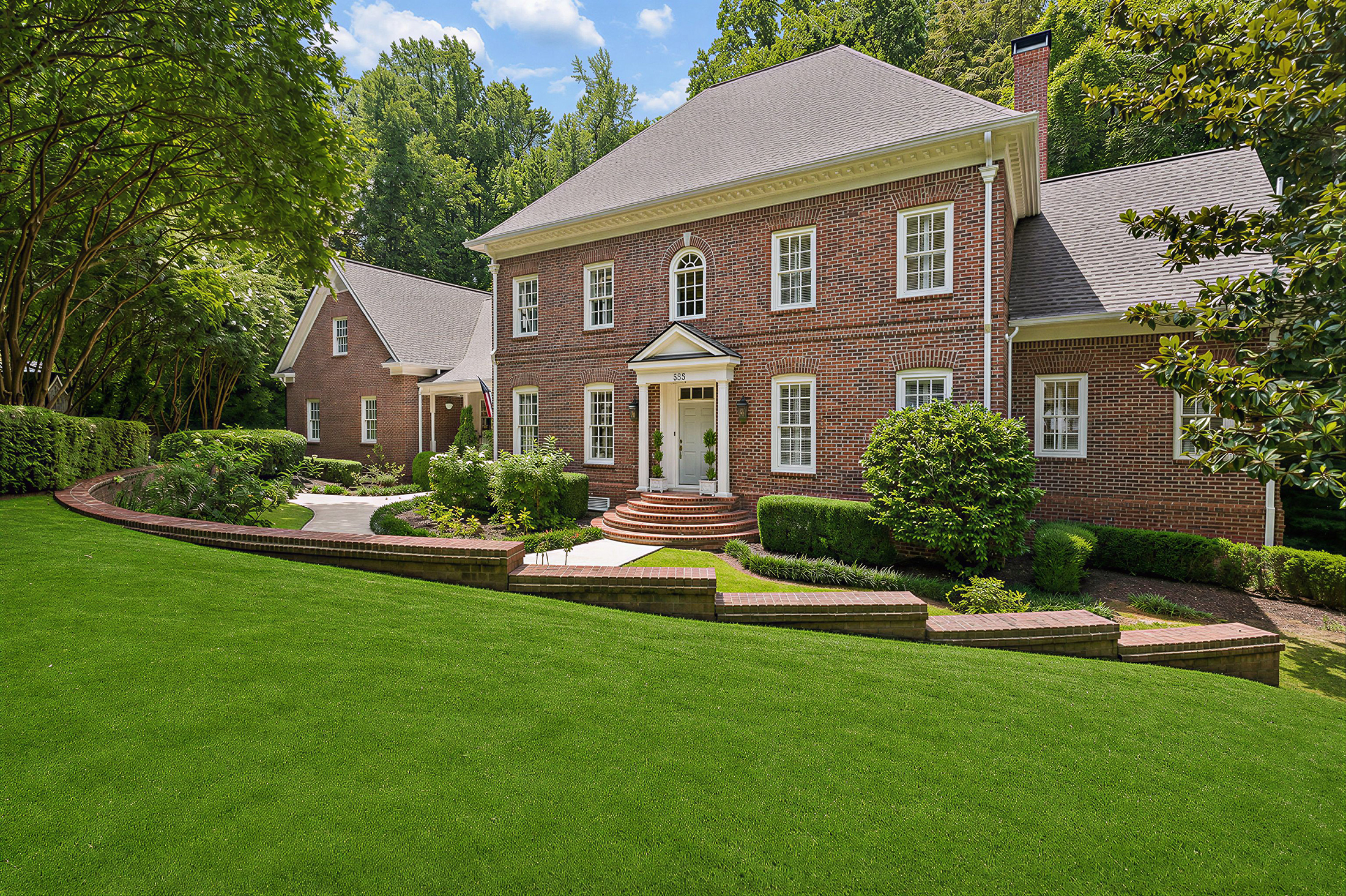 553 Bryn Mawr Lane NW