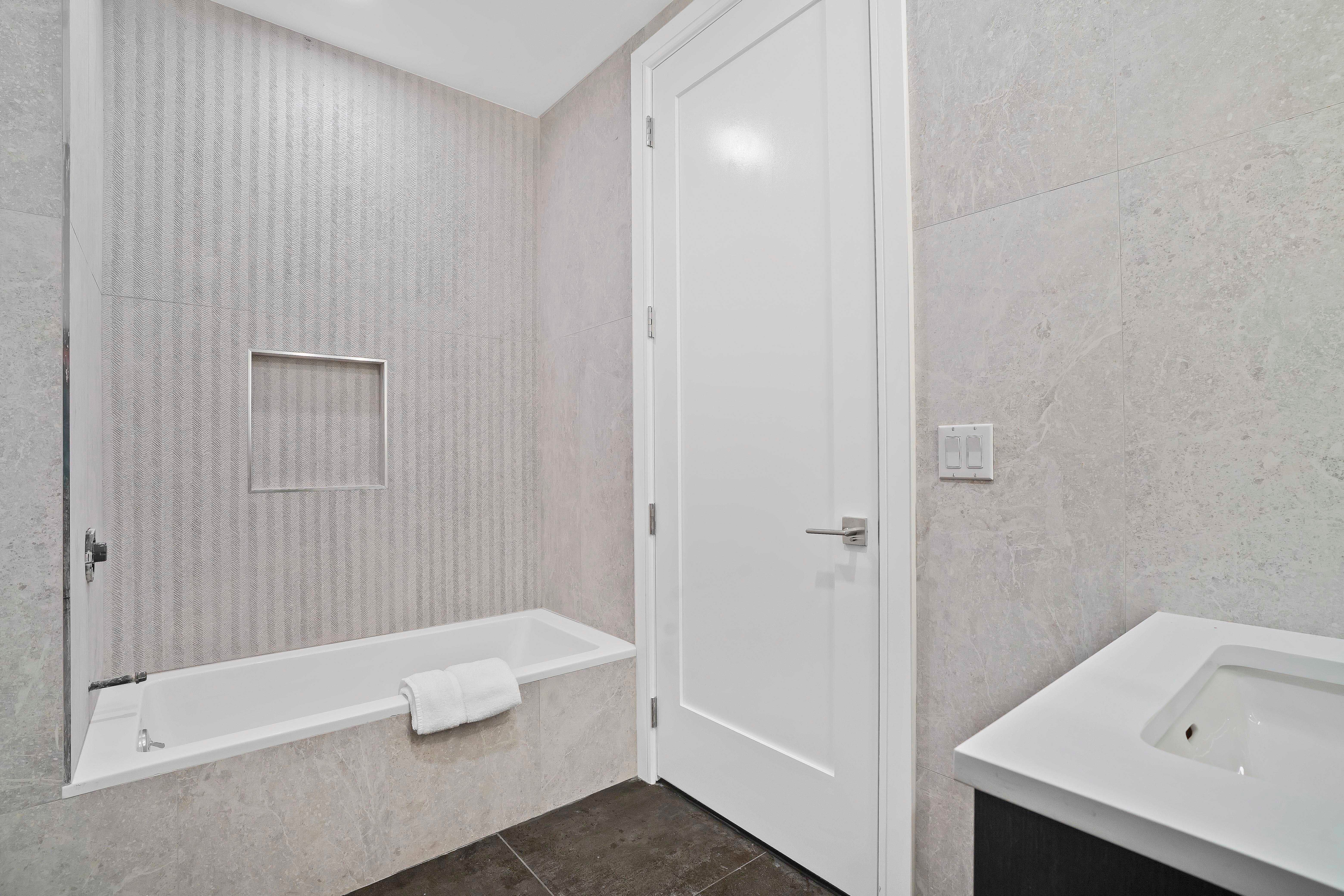 1712 10th Ave. 3d 