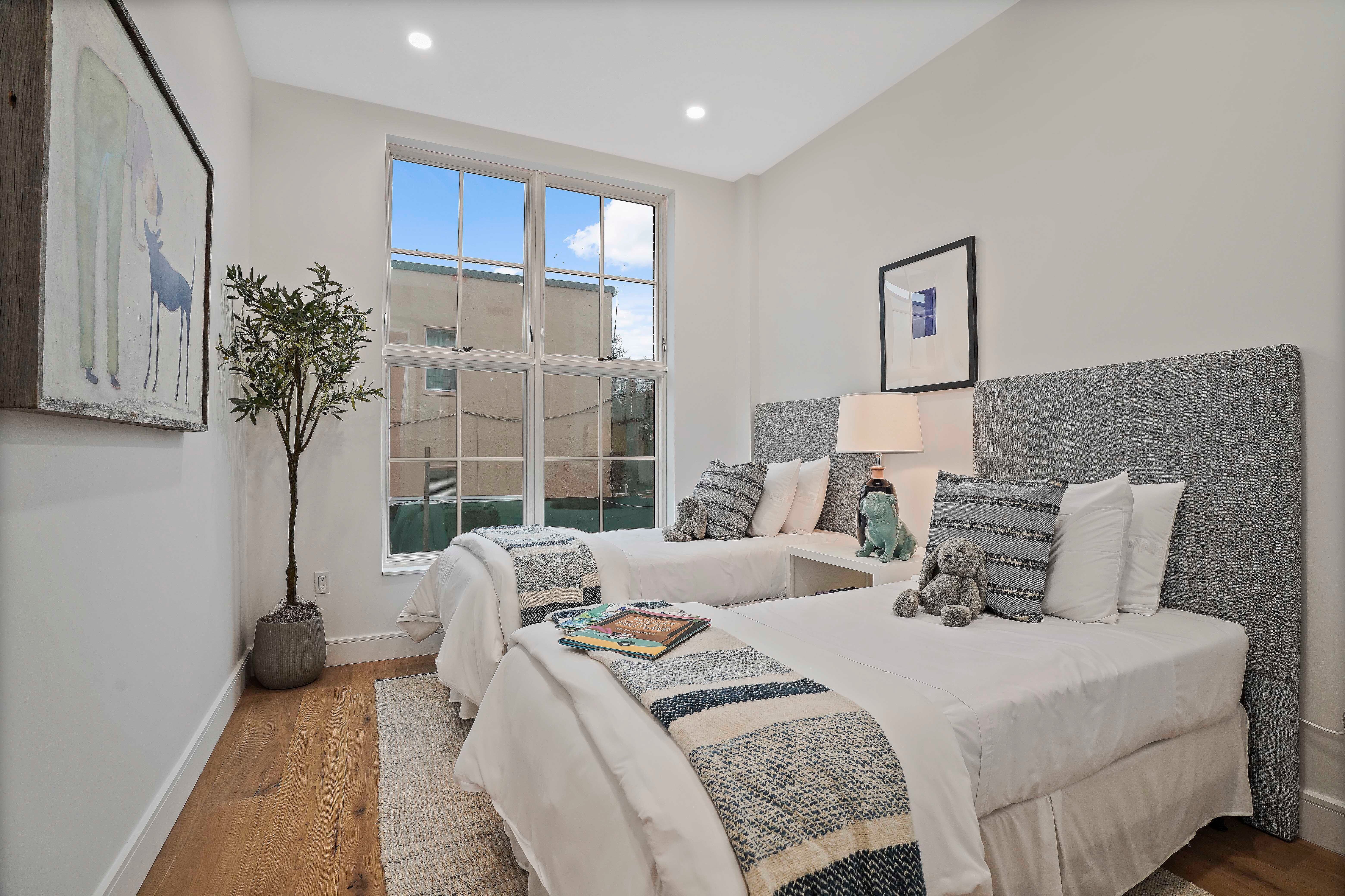 1712 10th Ave. 3d 