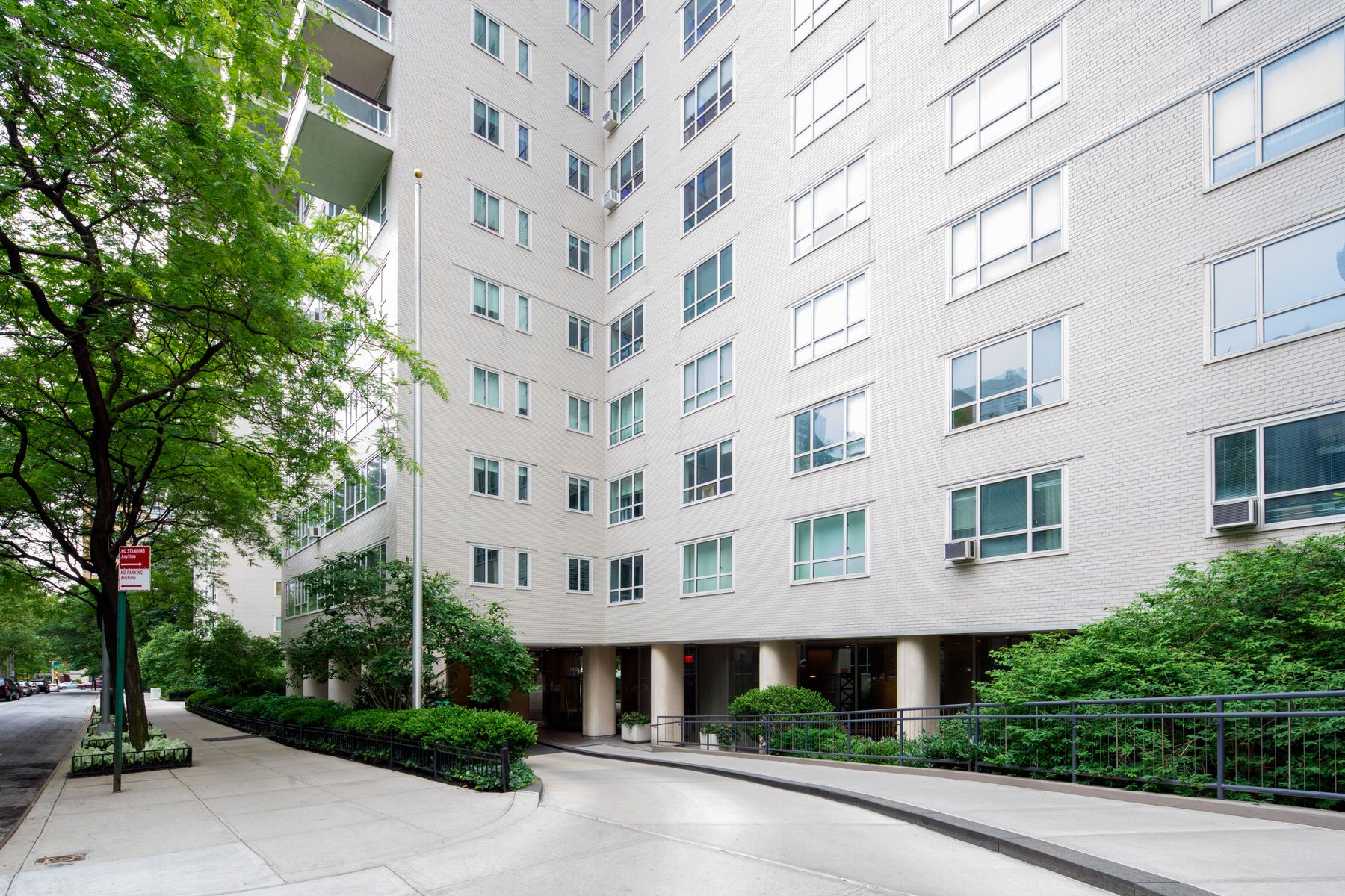 200 East 66th Street PH-E2101