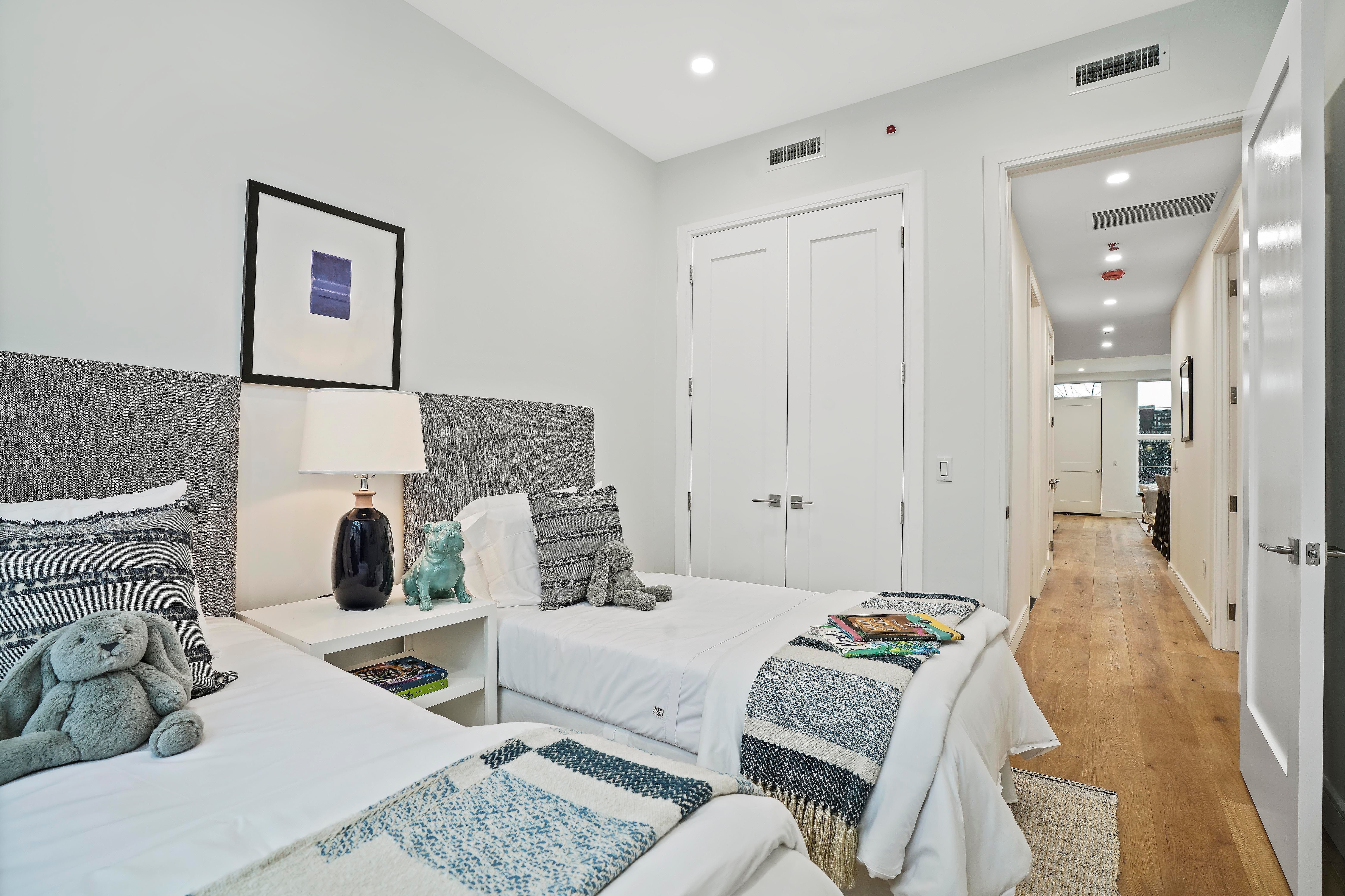 1712 10th Ave. 3b 