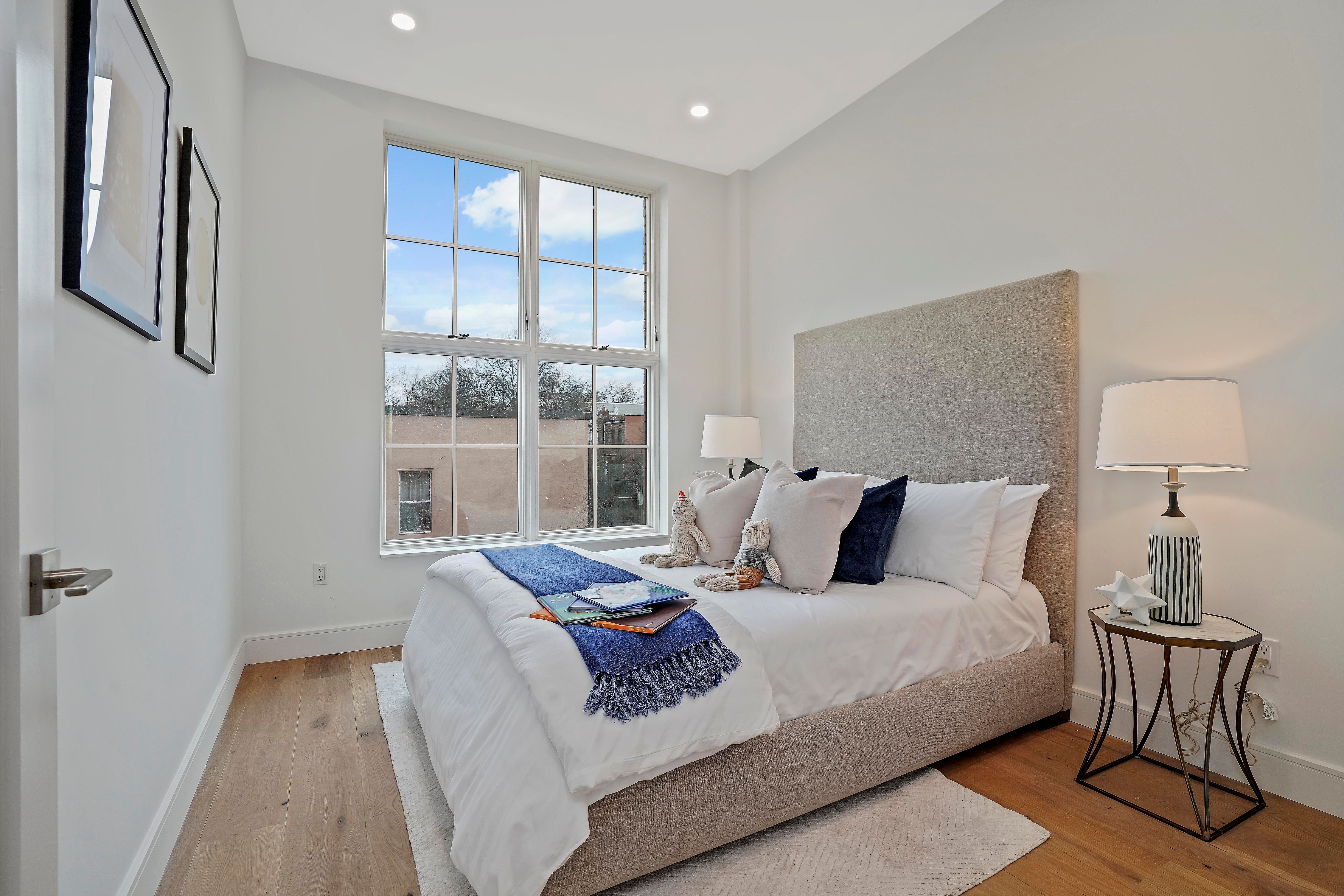 1712 10th Ave. 3b 