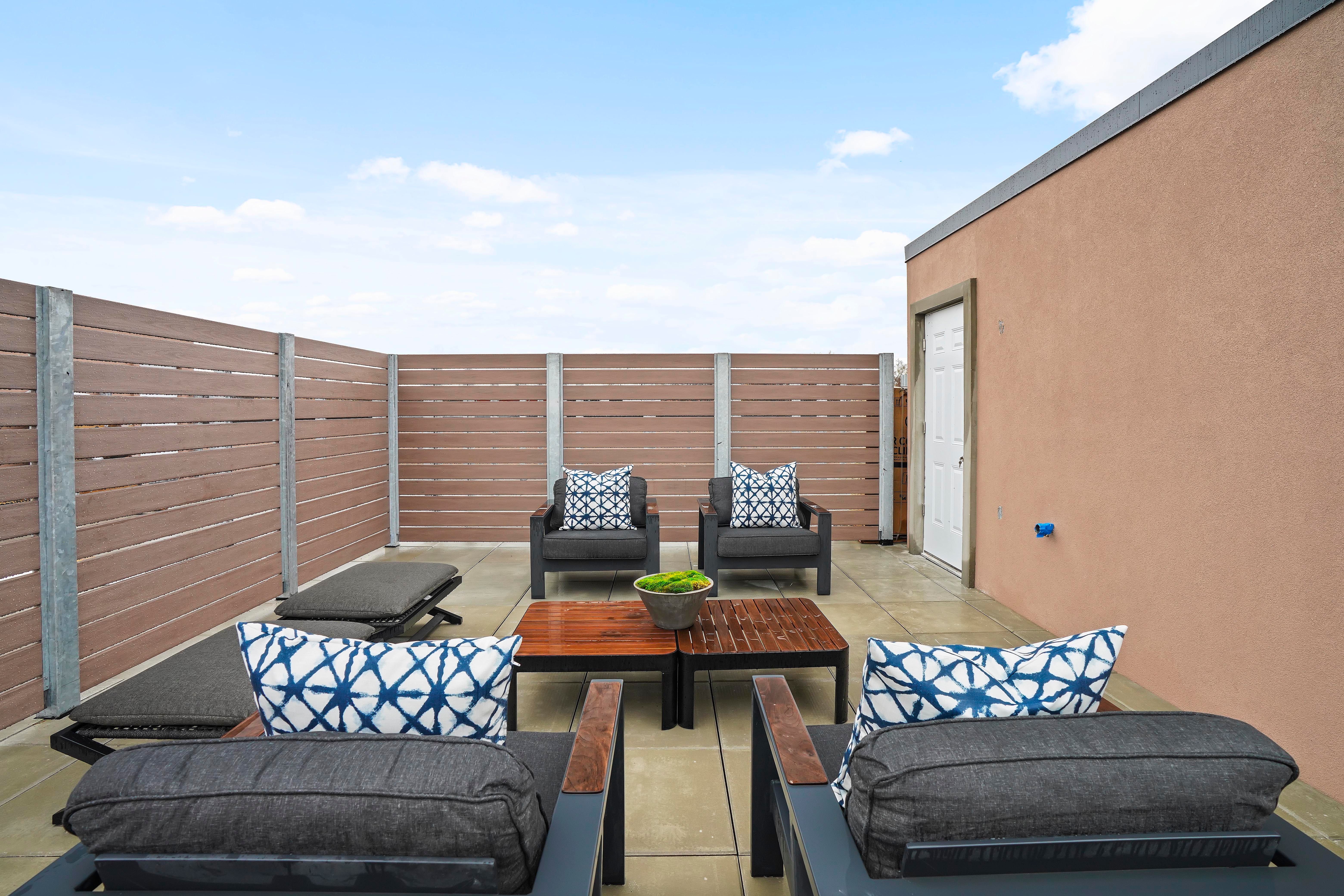 1712 10th Ave. 3b 