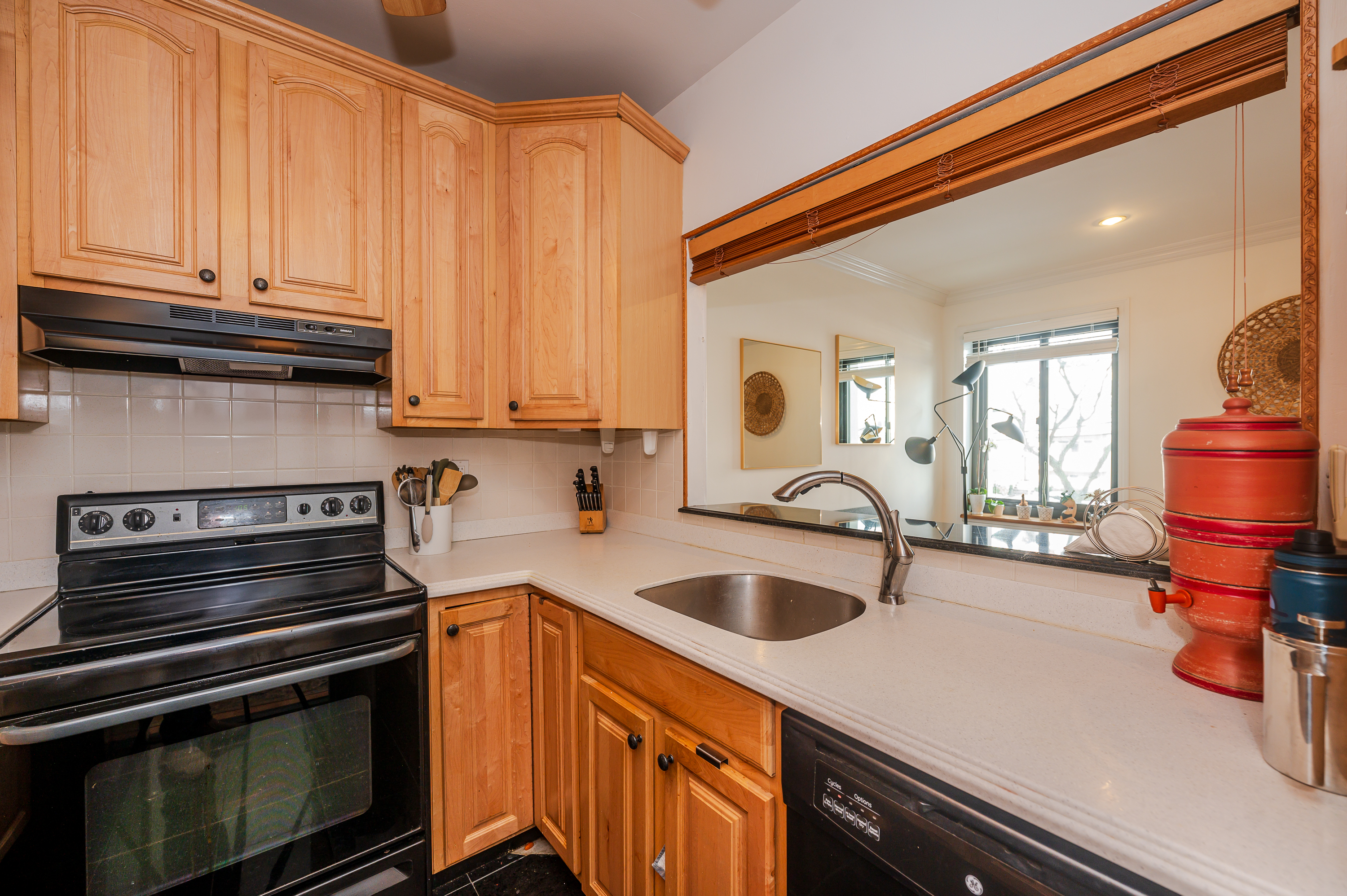 100 W Broadway Unit# 2B