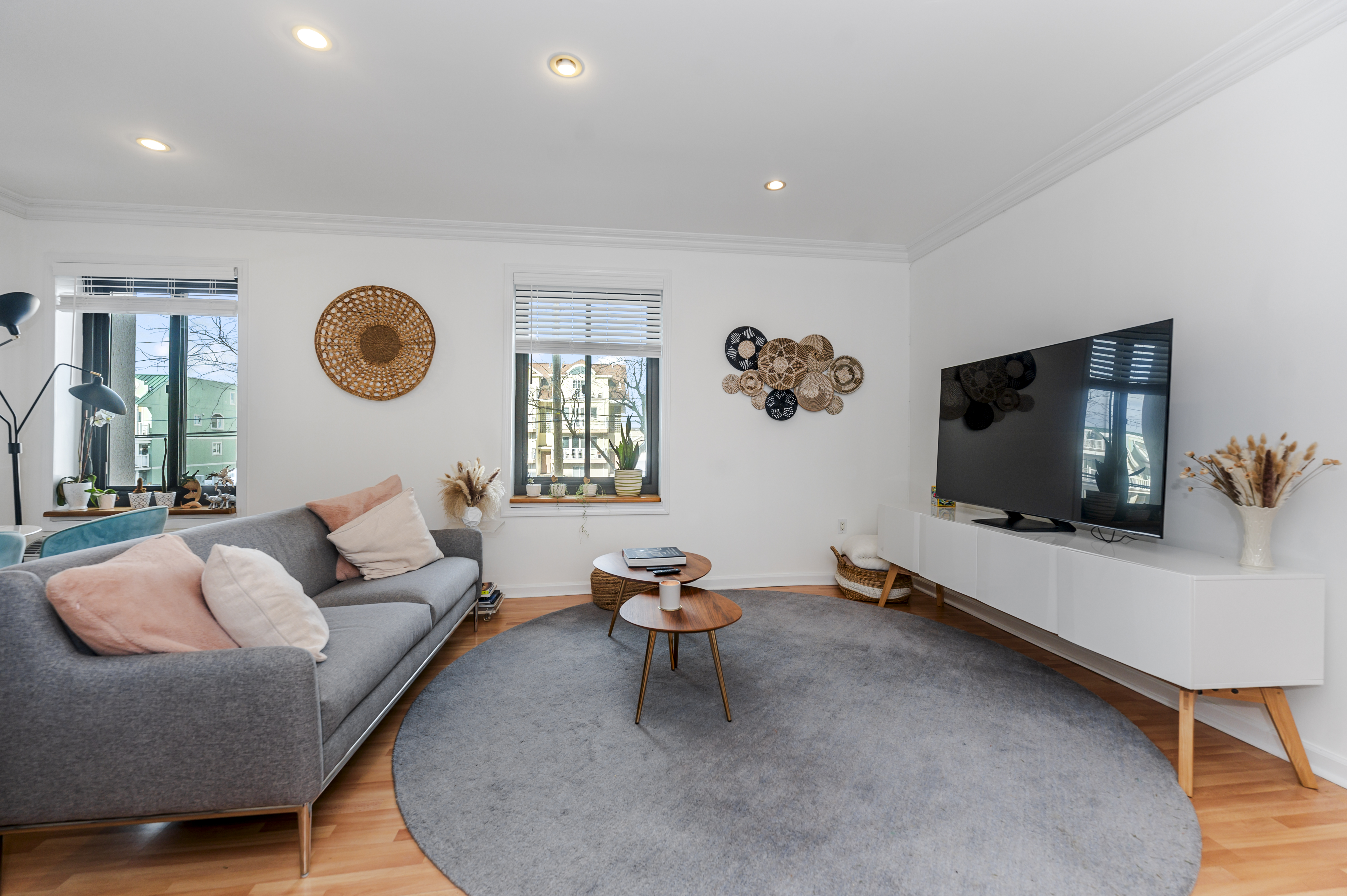 100 W Broadway Unit# 2B