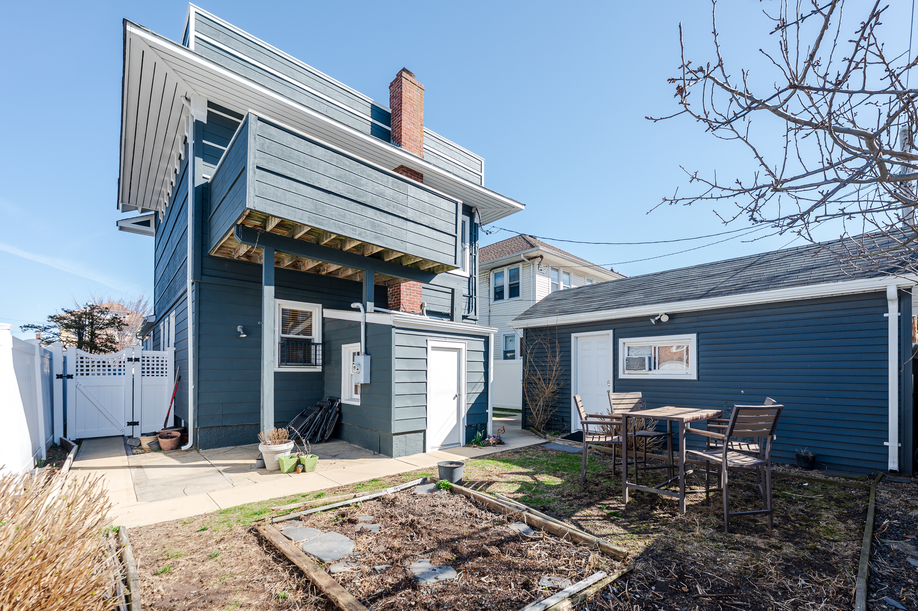 260 W Market Street 