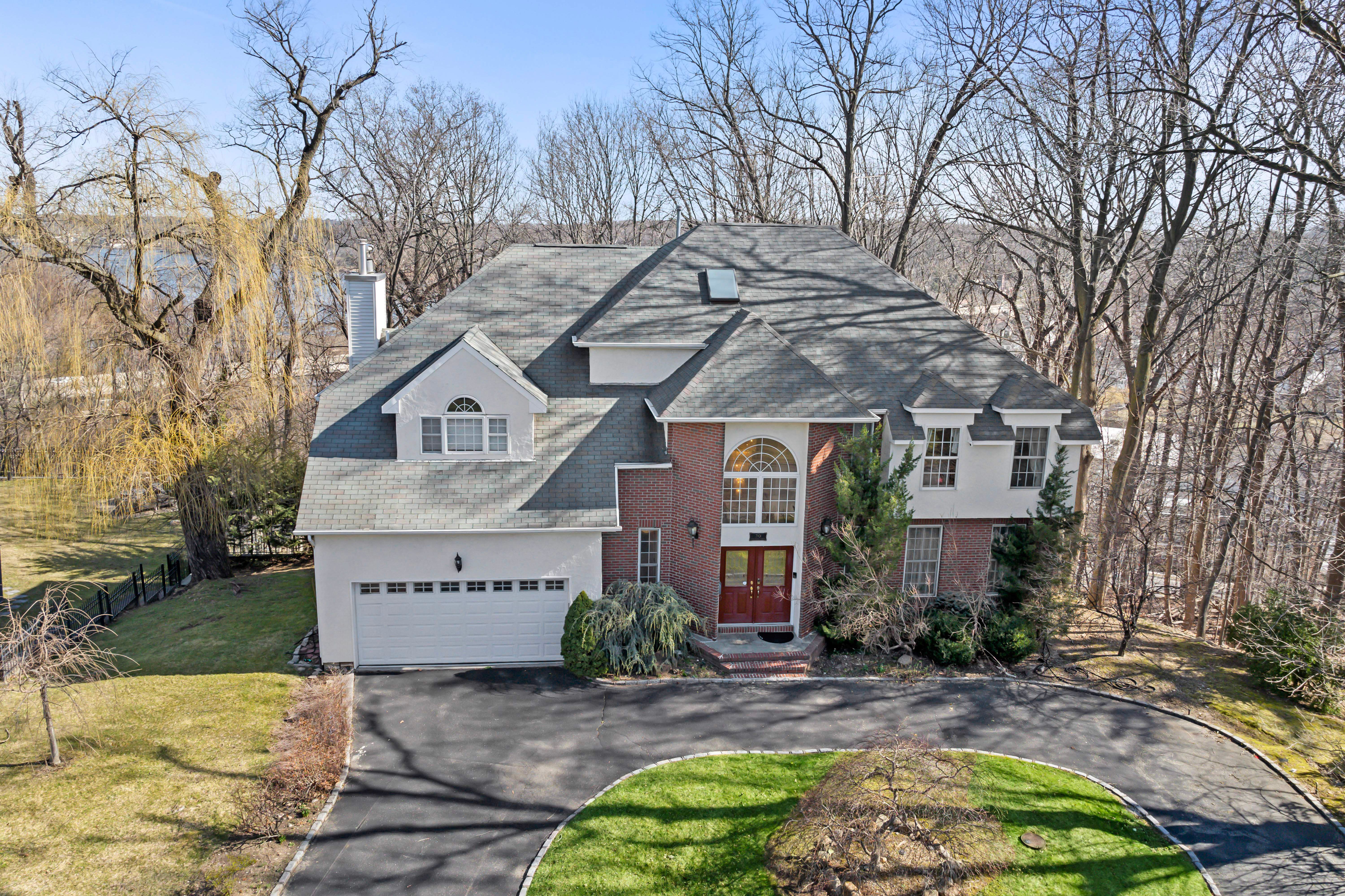 30 Pine Drive N 