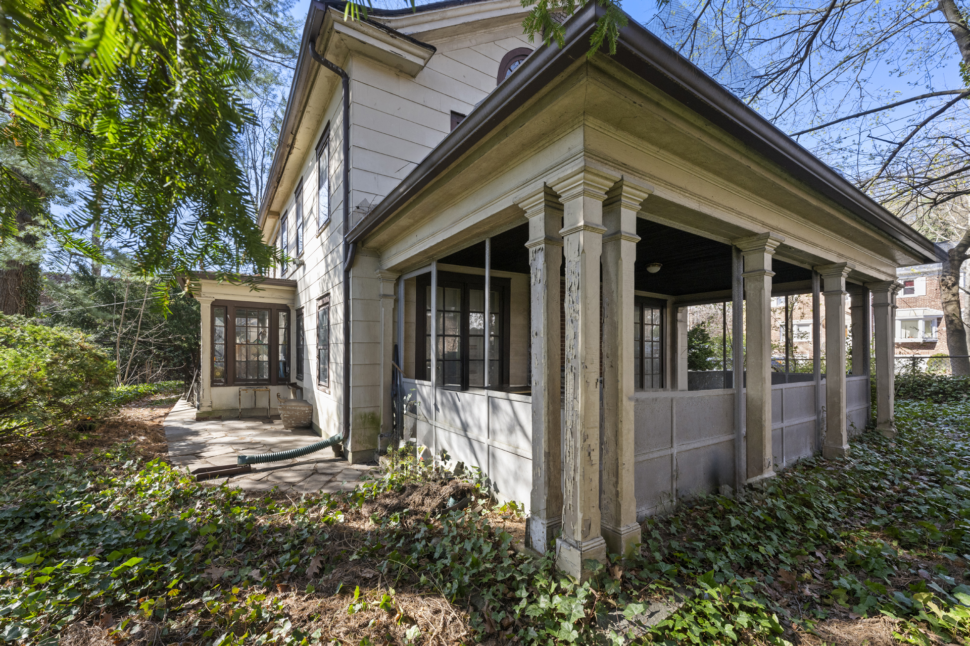 5122 Post Road
