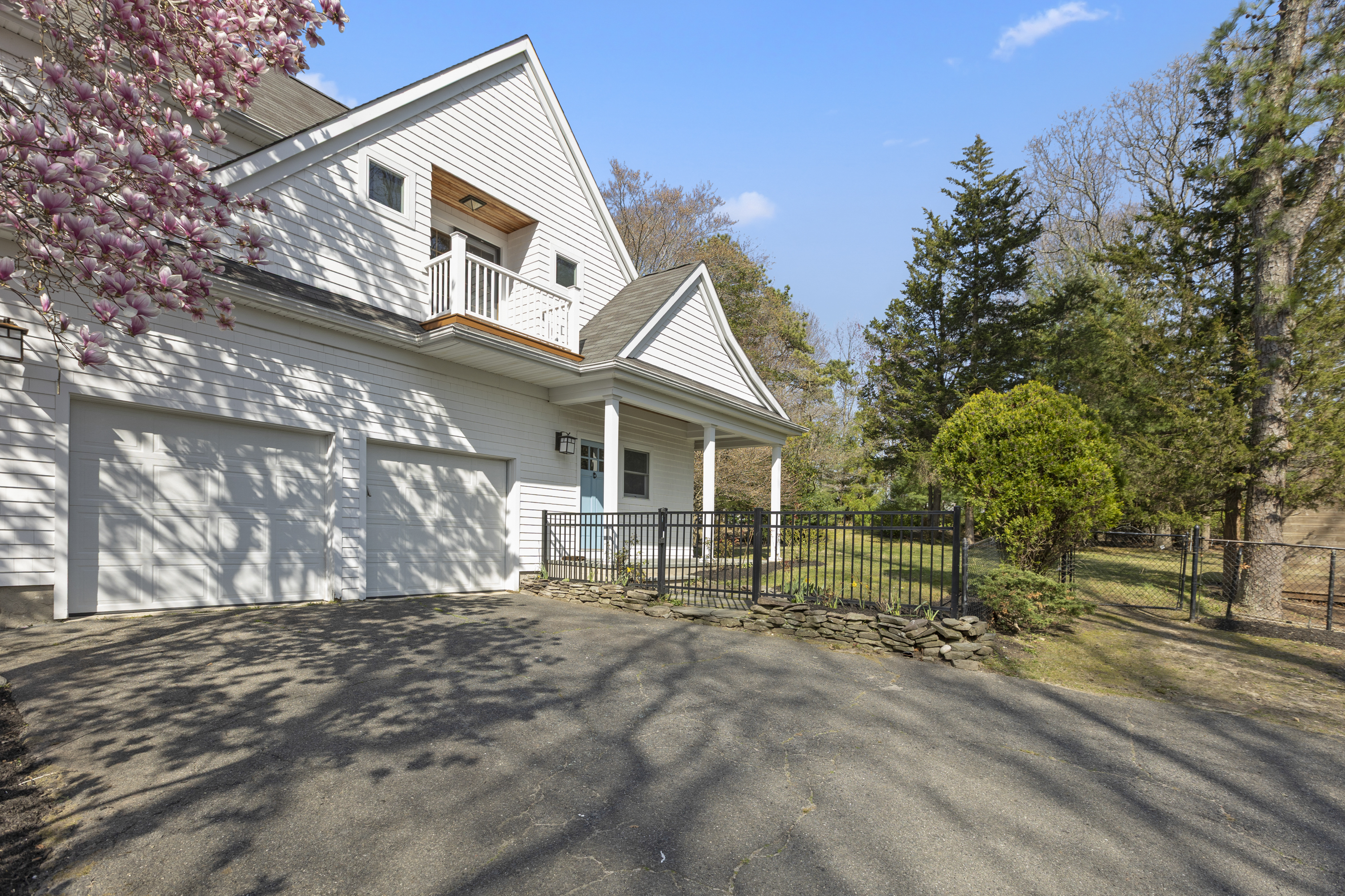 7 Locust Avenue 