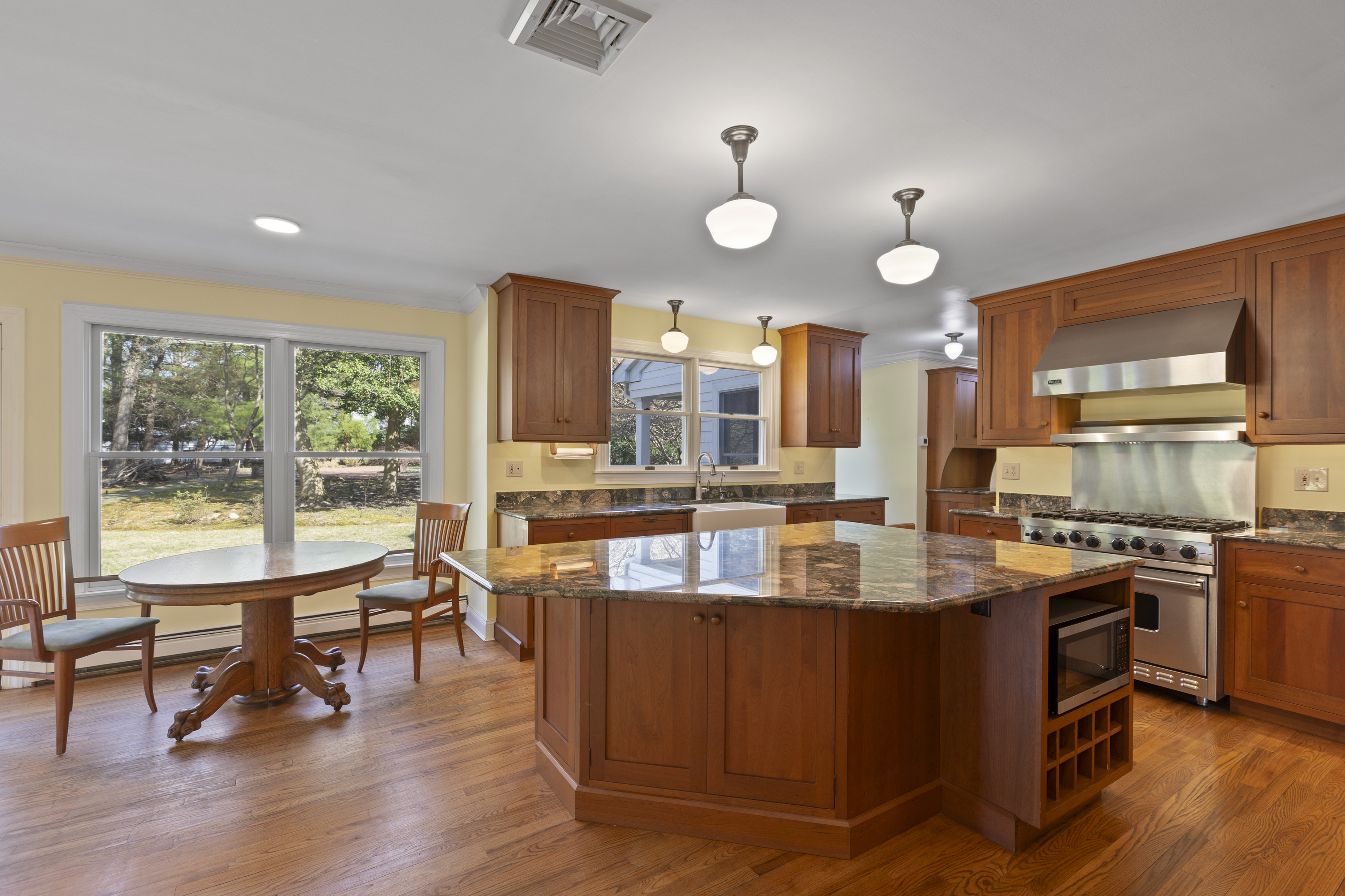 7 Locust Avenue 