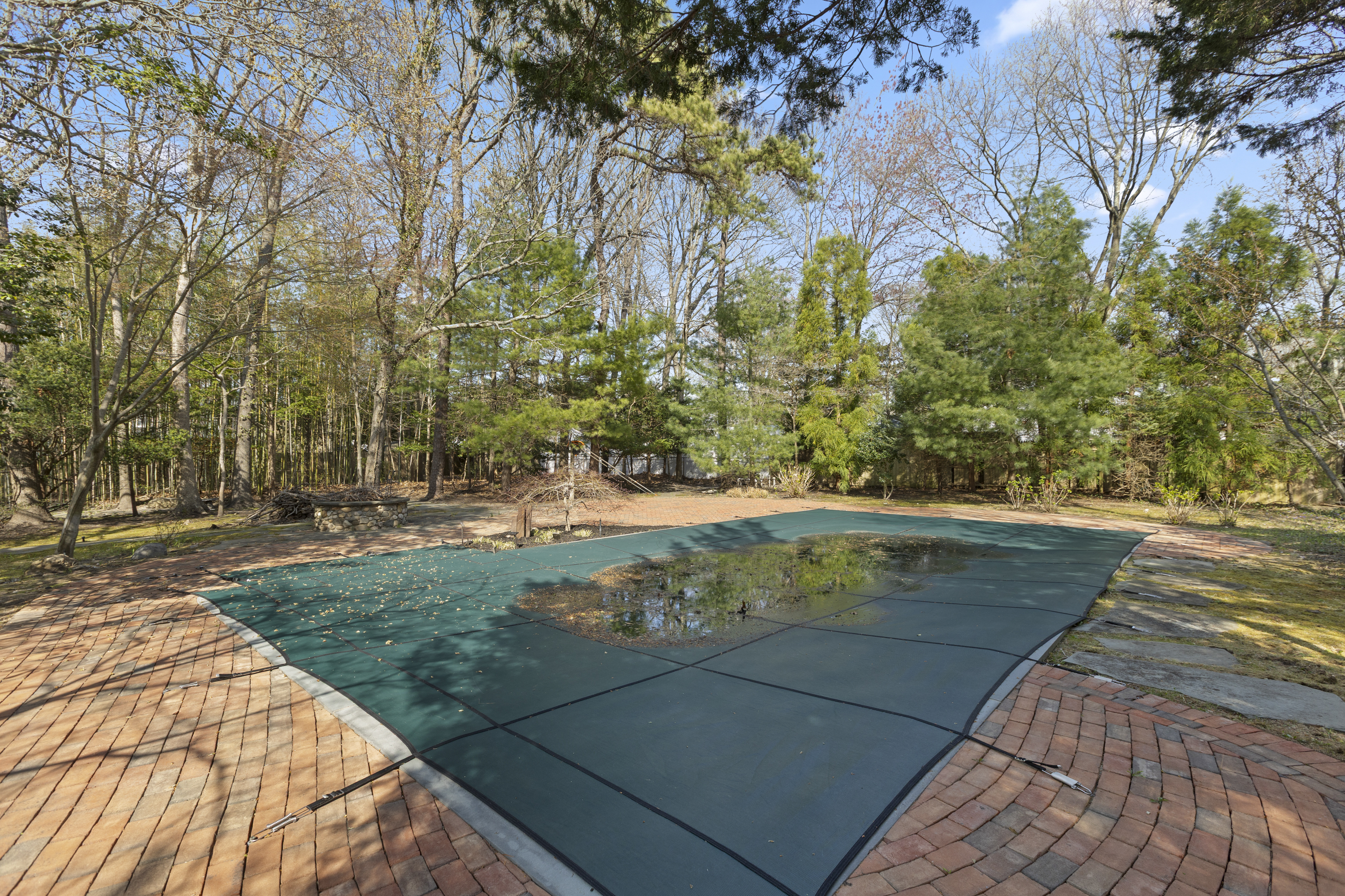 7 Locust Avenue 