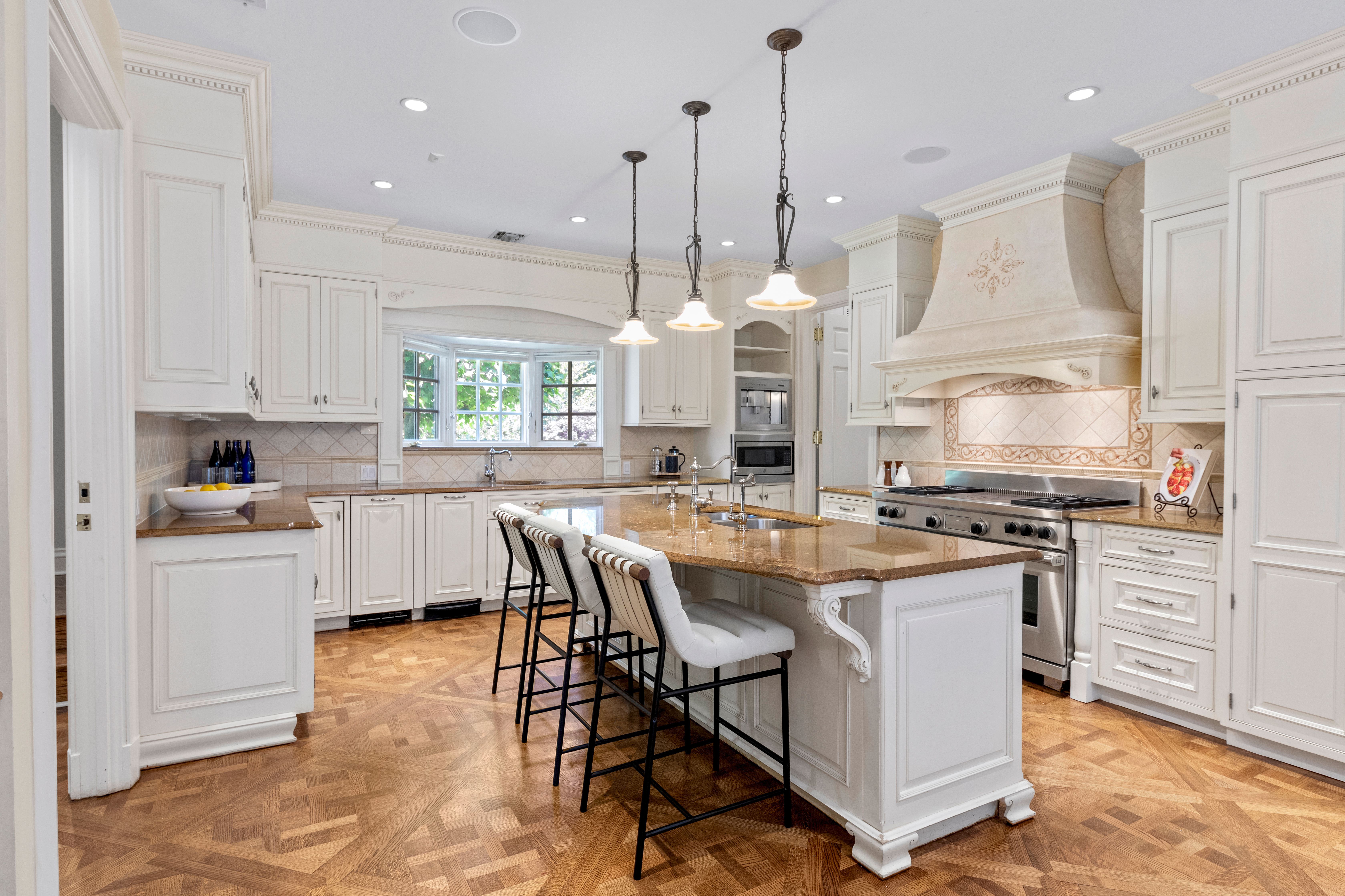 3 Pin Oak Court 