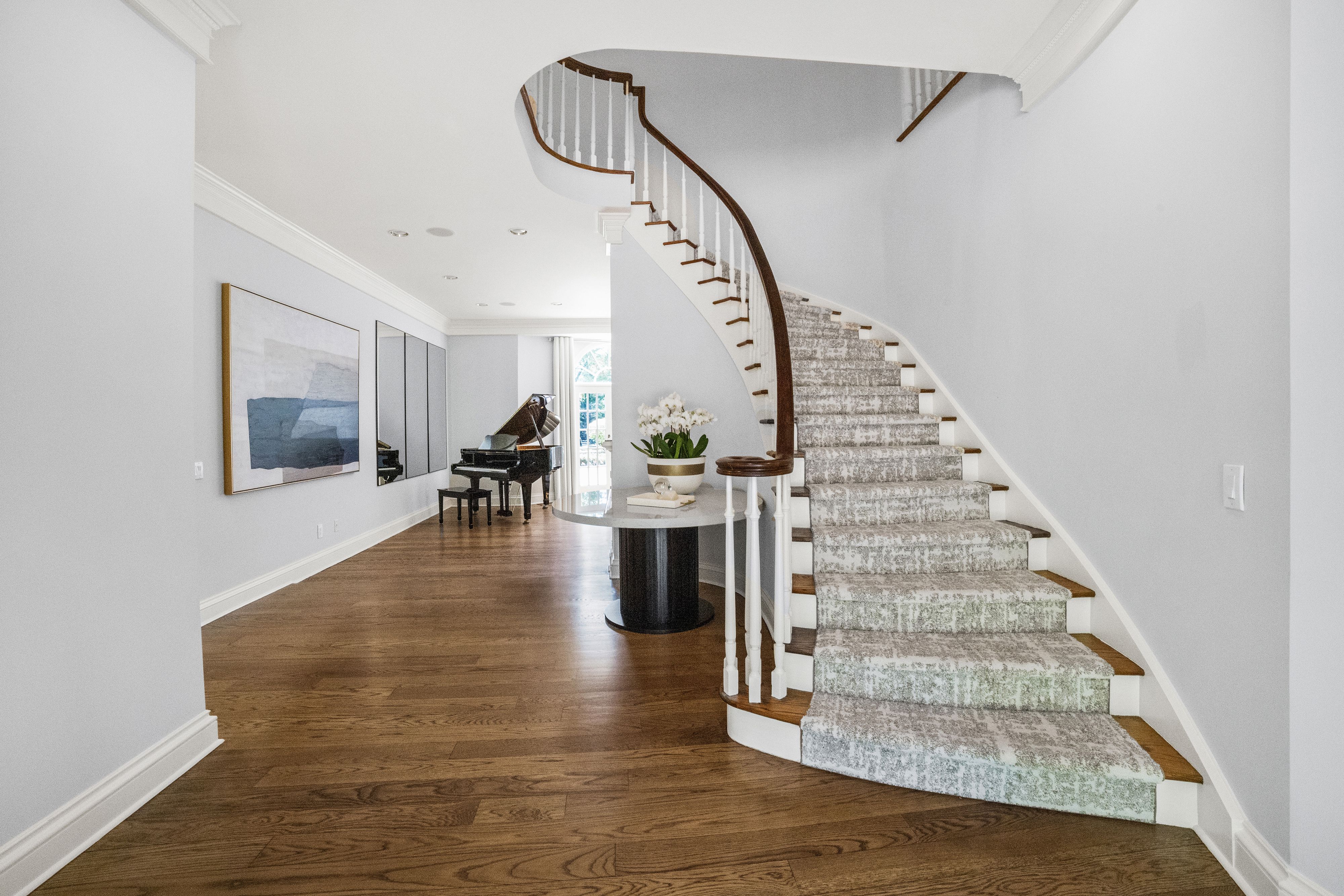 3 Pin Oak Court 