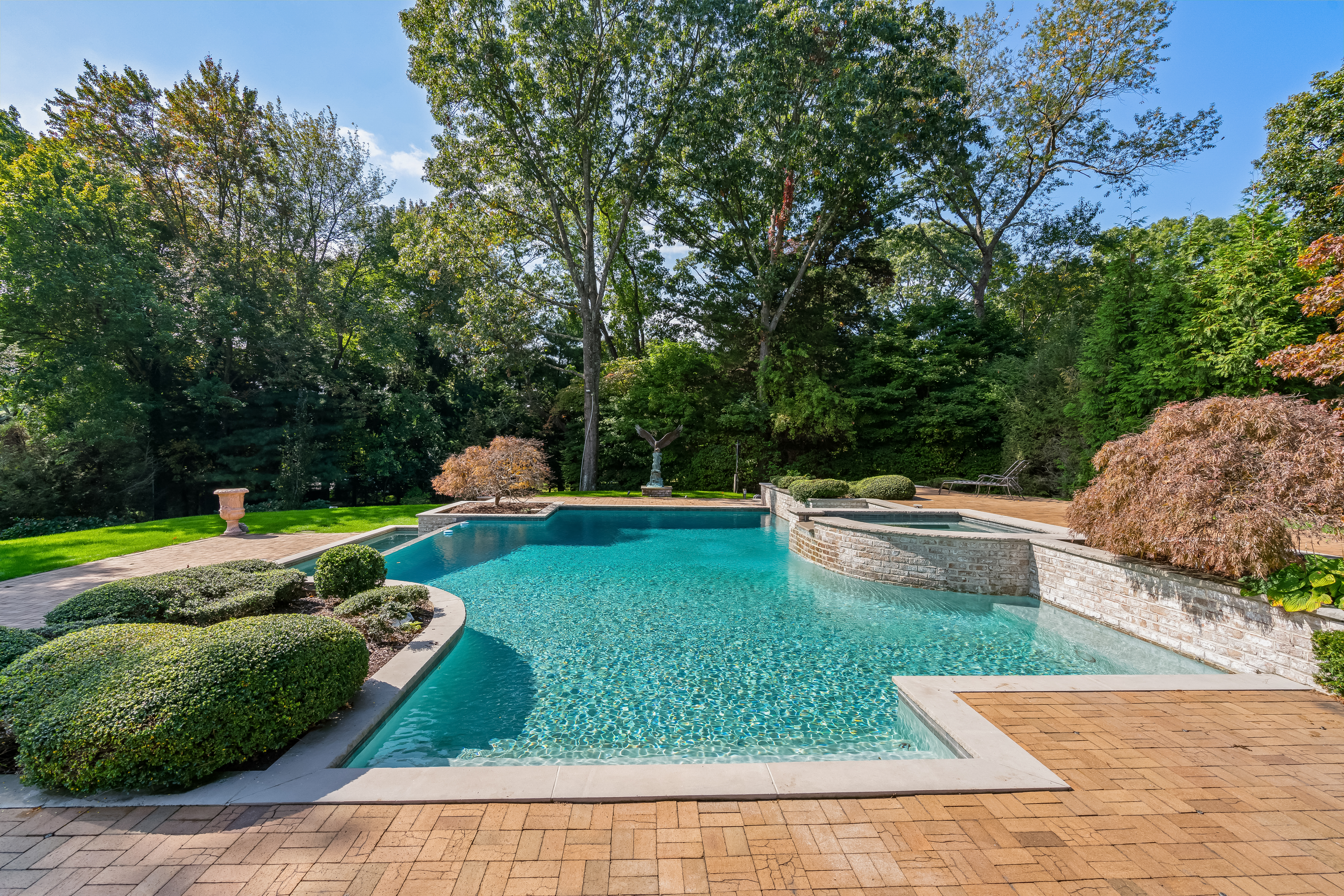 3 Pin Oak Court 