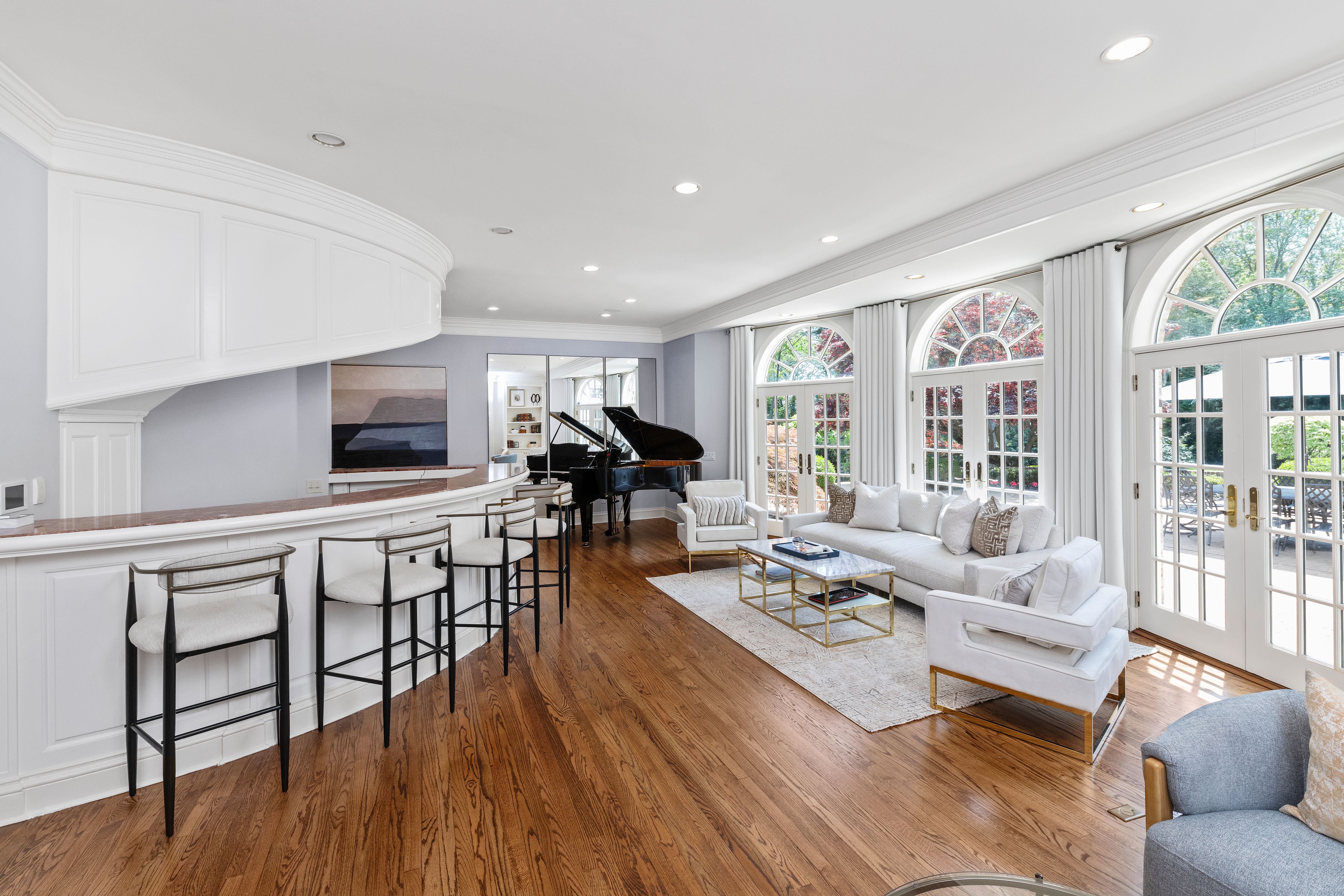 3 Pin Oak Court 