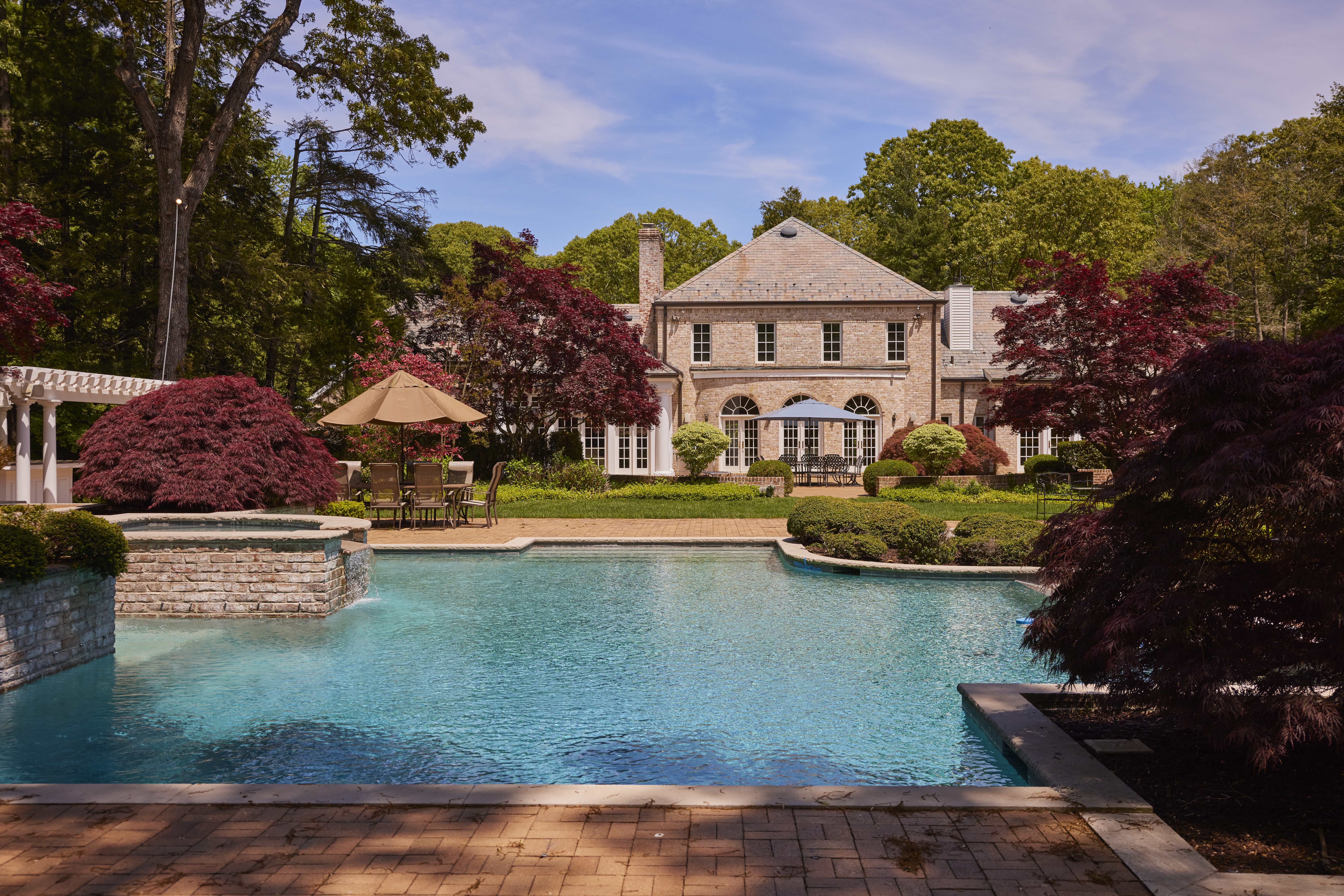 3 Pin Oak Court 