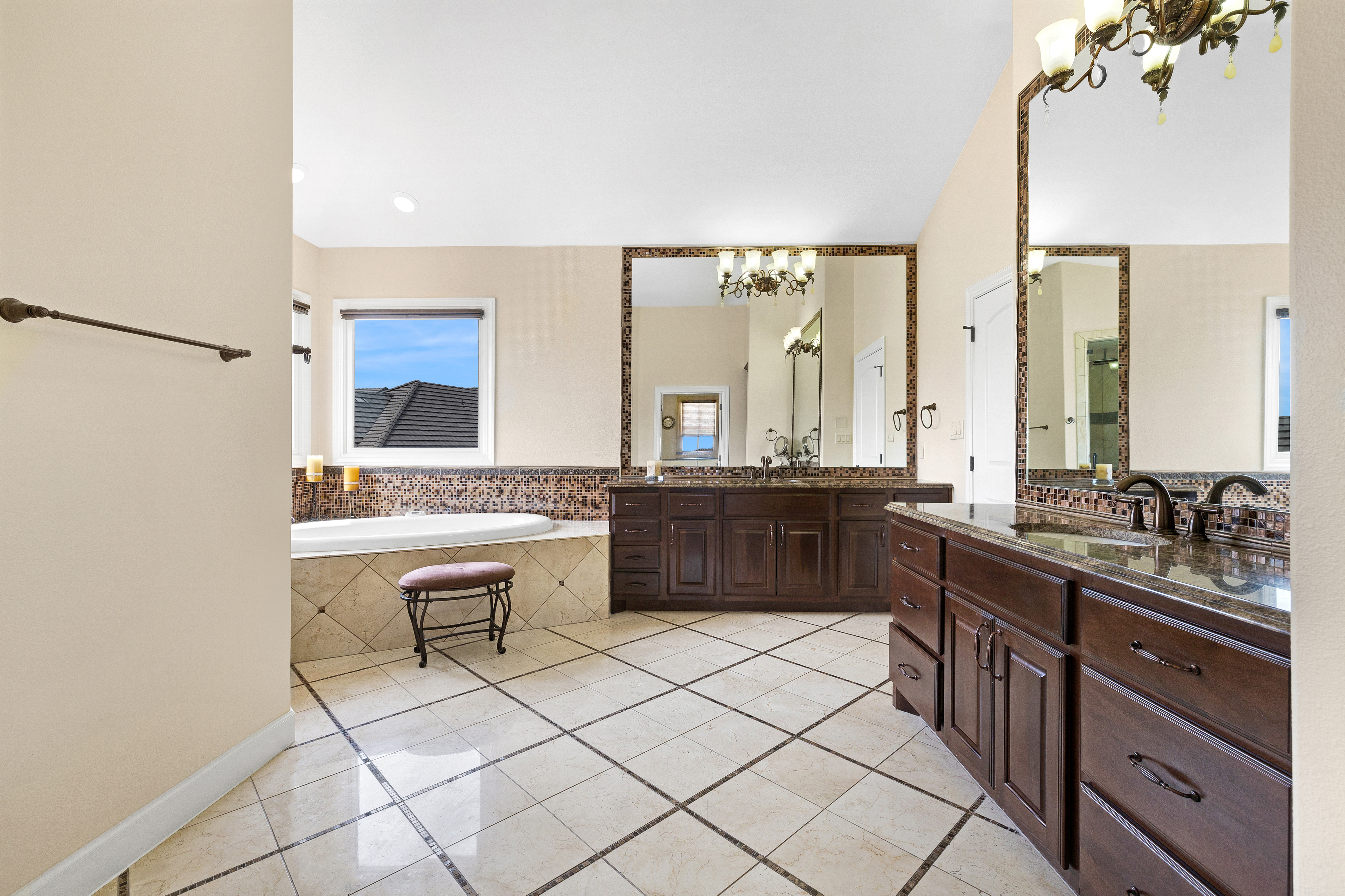 701 Cimarron Hills Trl. W. 