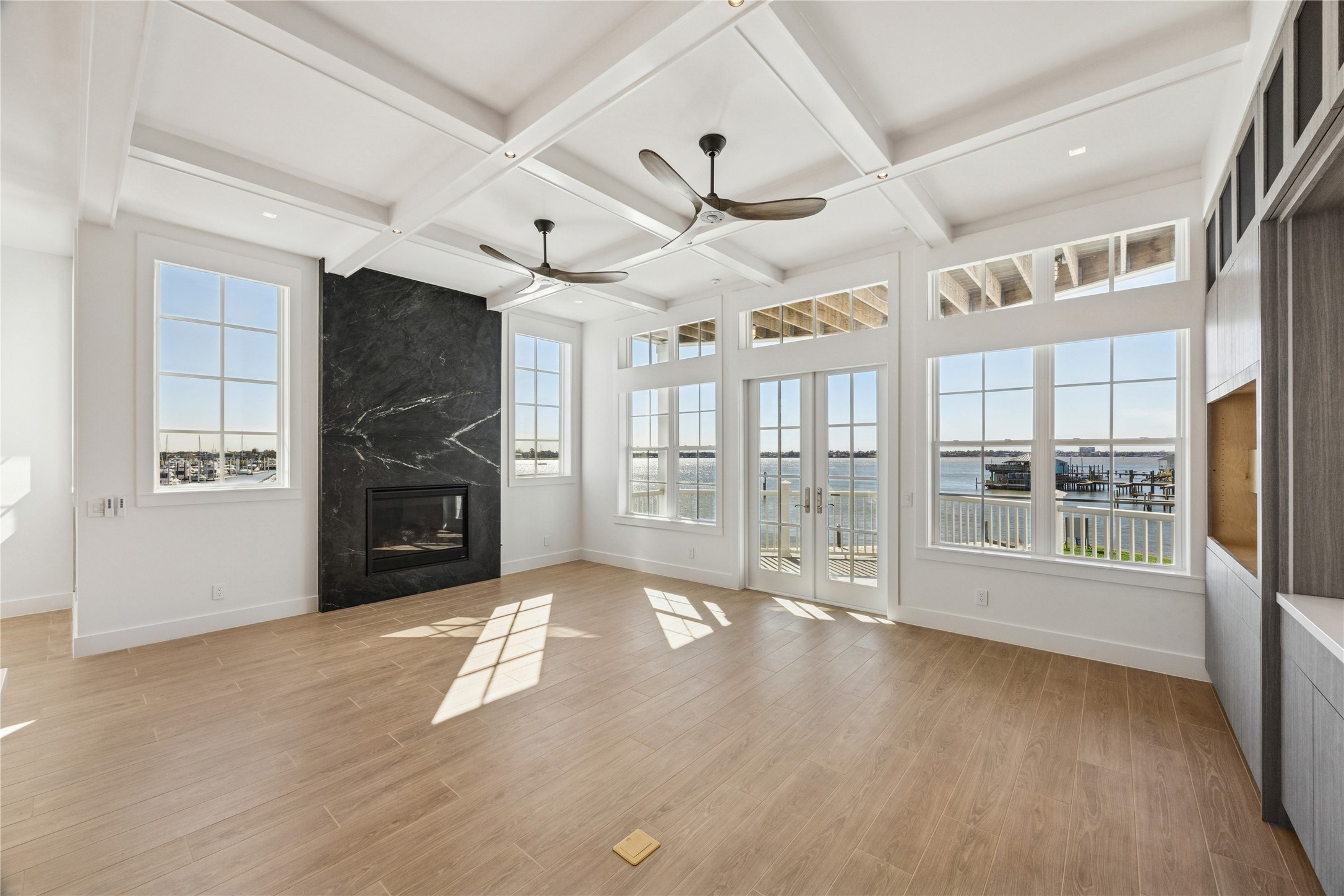 2443 Lakewood Pointe