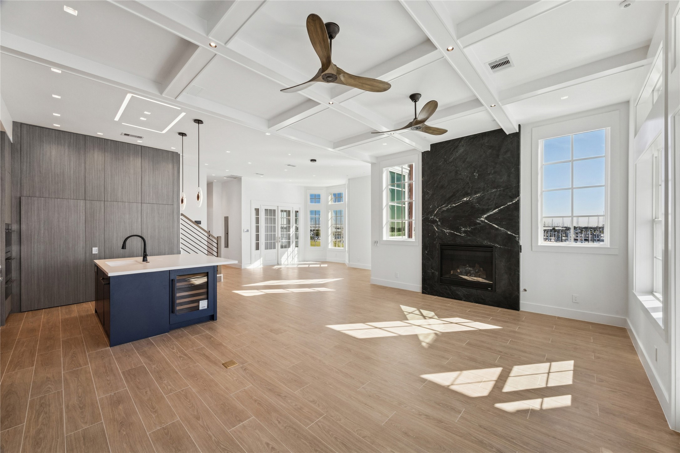 2443 Lakewood Pointe