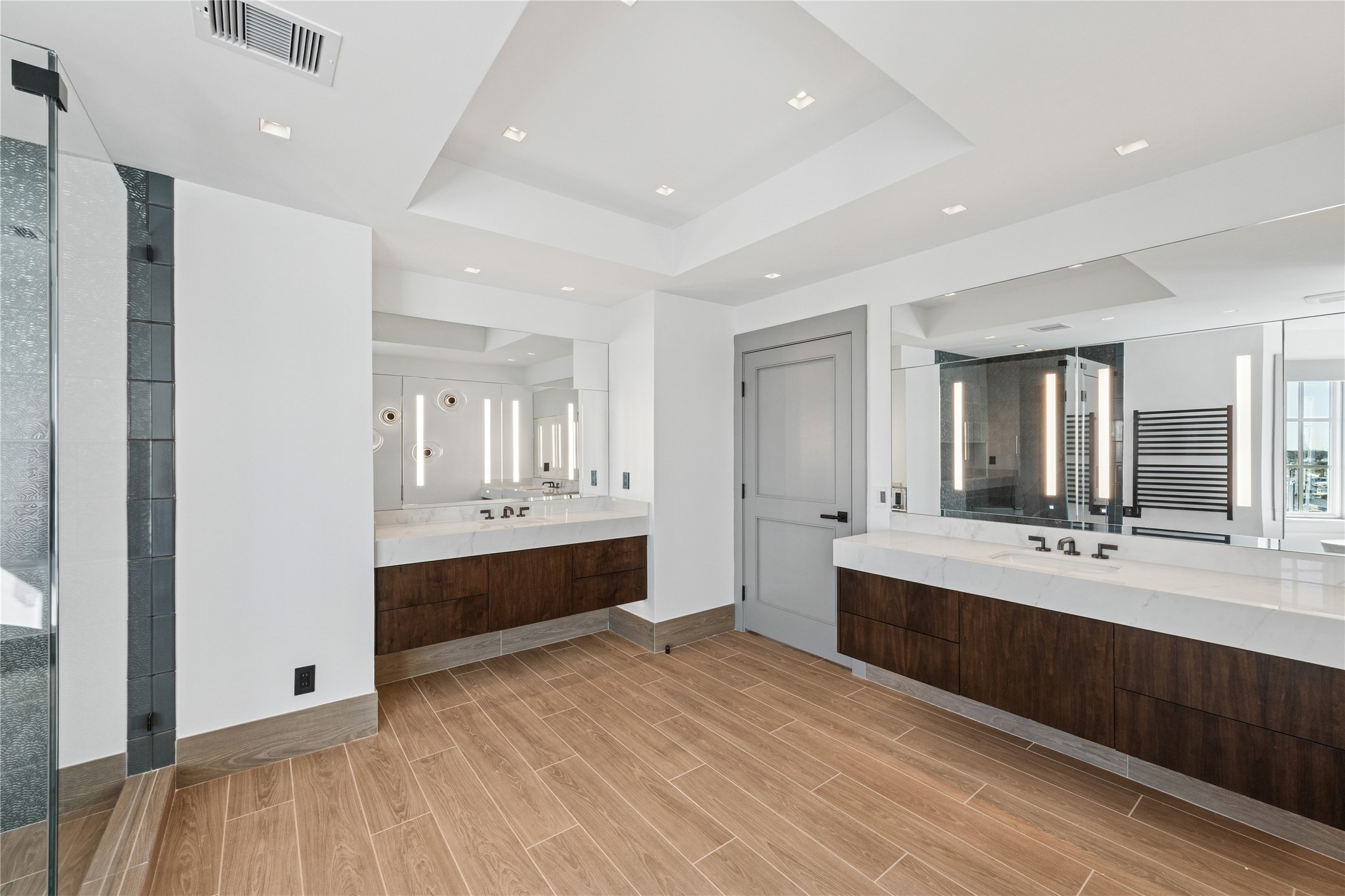 2443 Lakewood Pointe