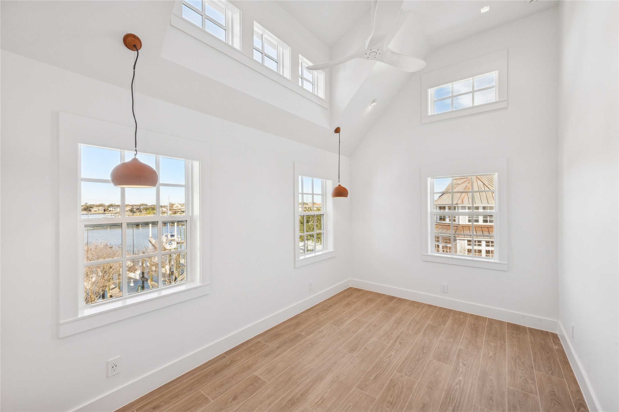2443 Lakewood Pointe