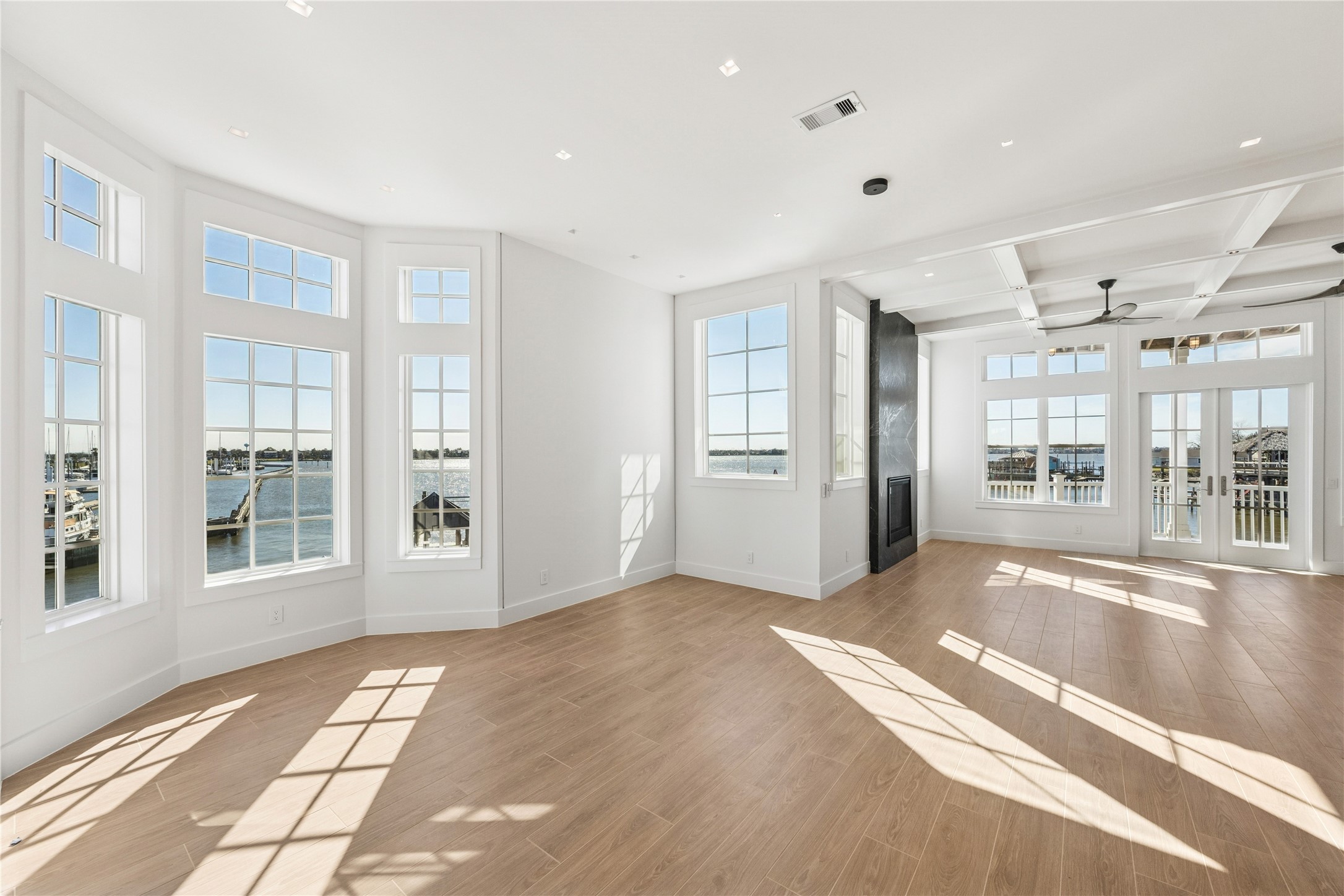 2443 Lakewood Pointe
