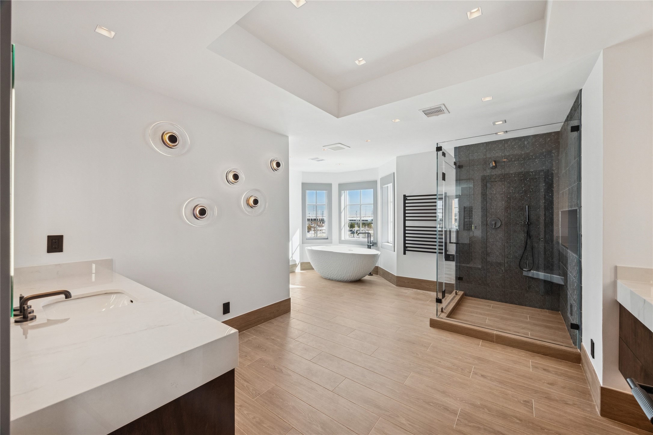 2443 Lakewood Pointe