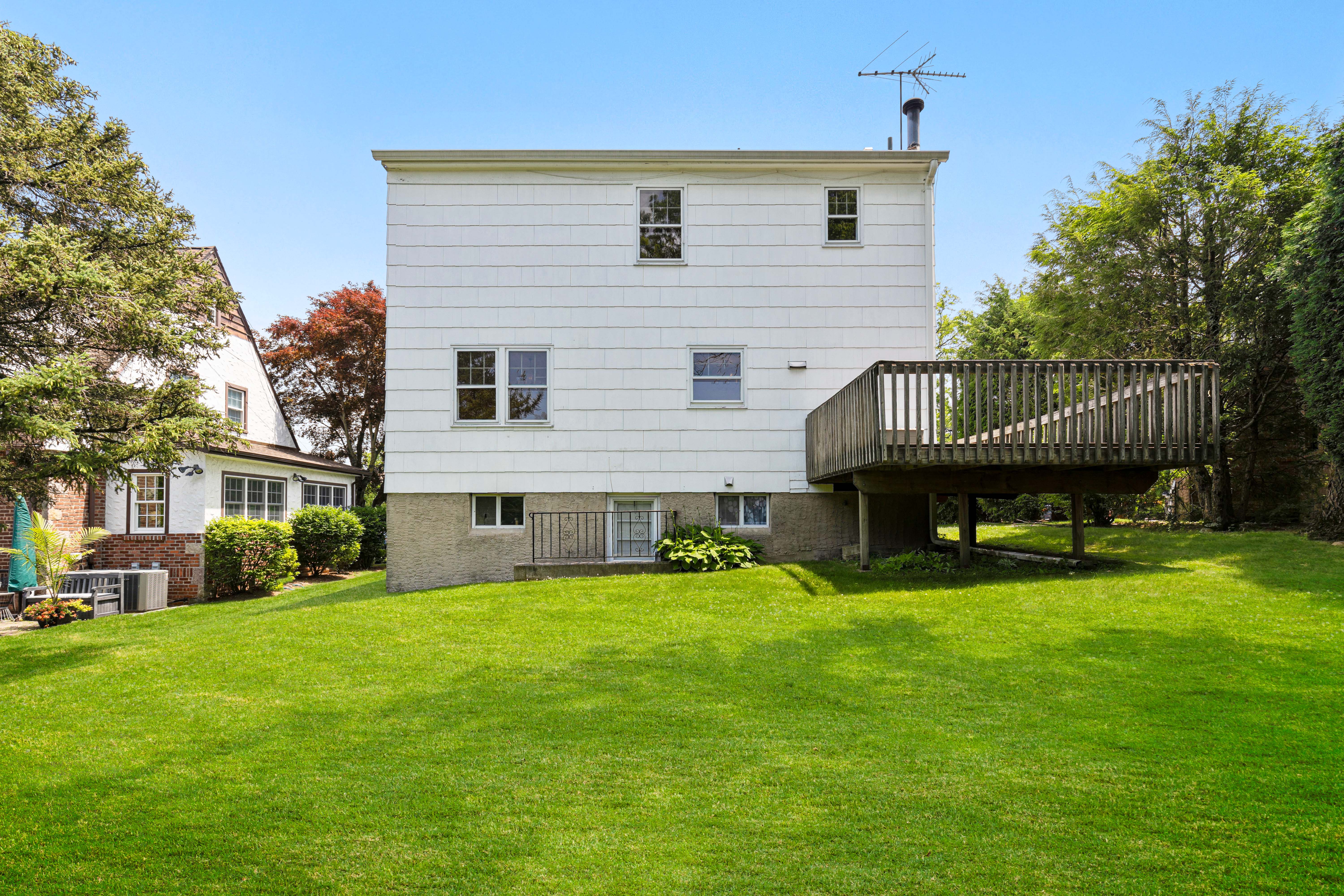11 Park Drive
