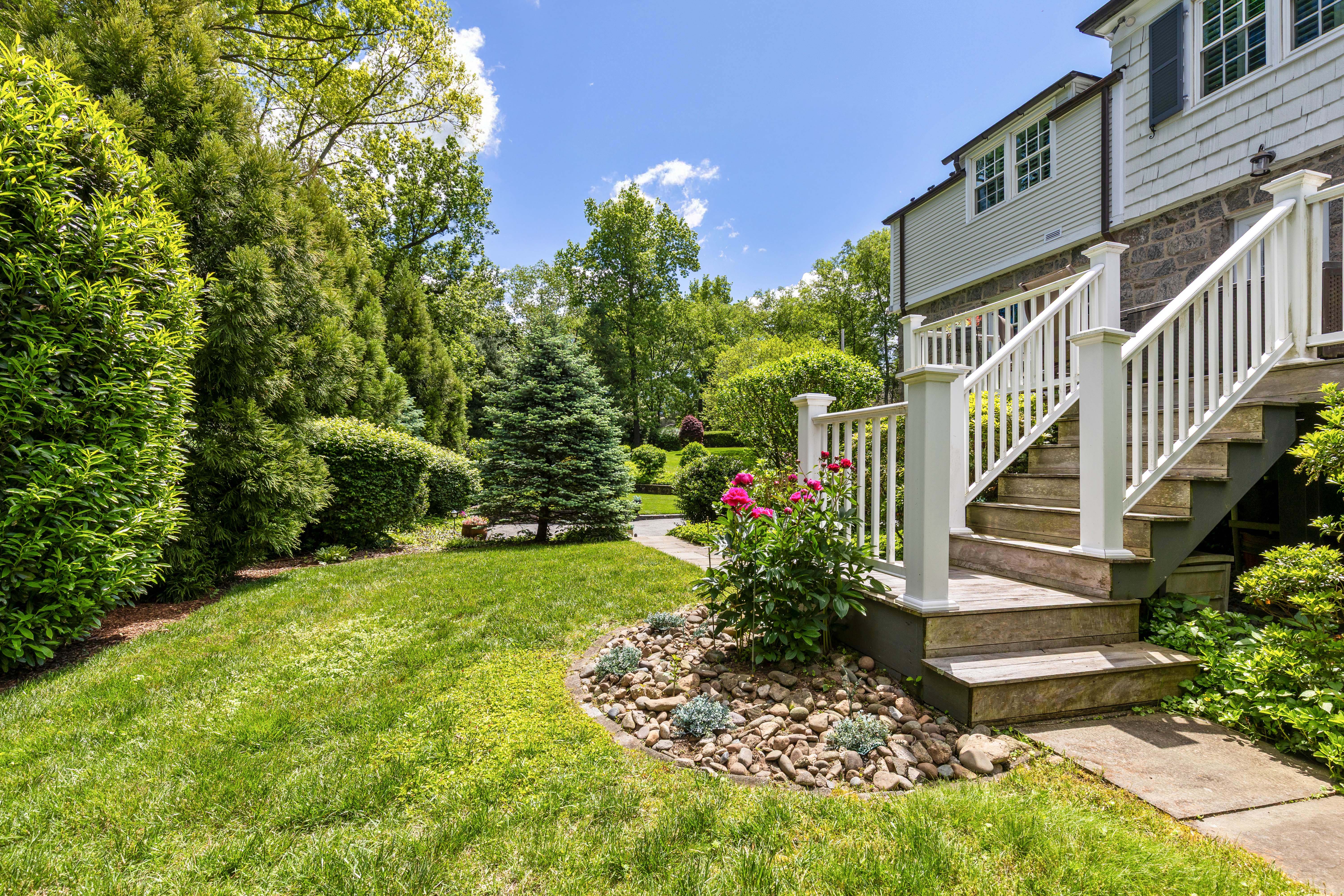 31 Colonial Road