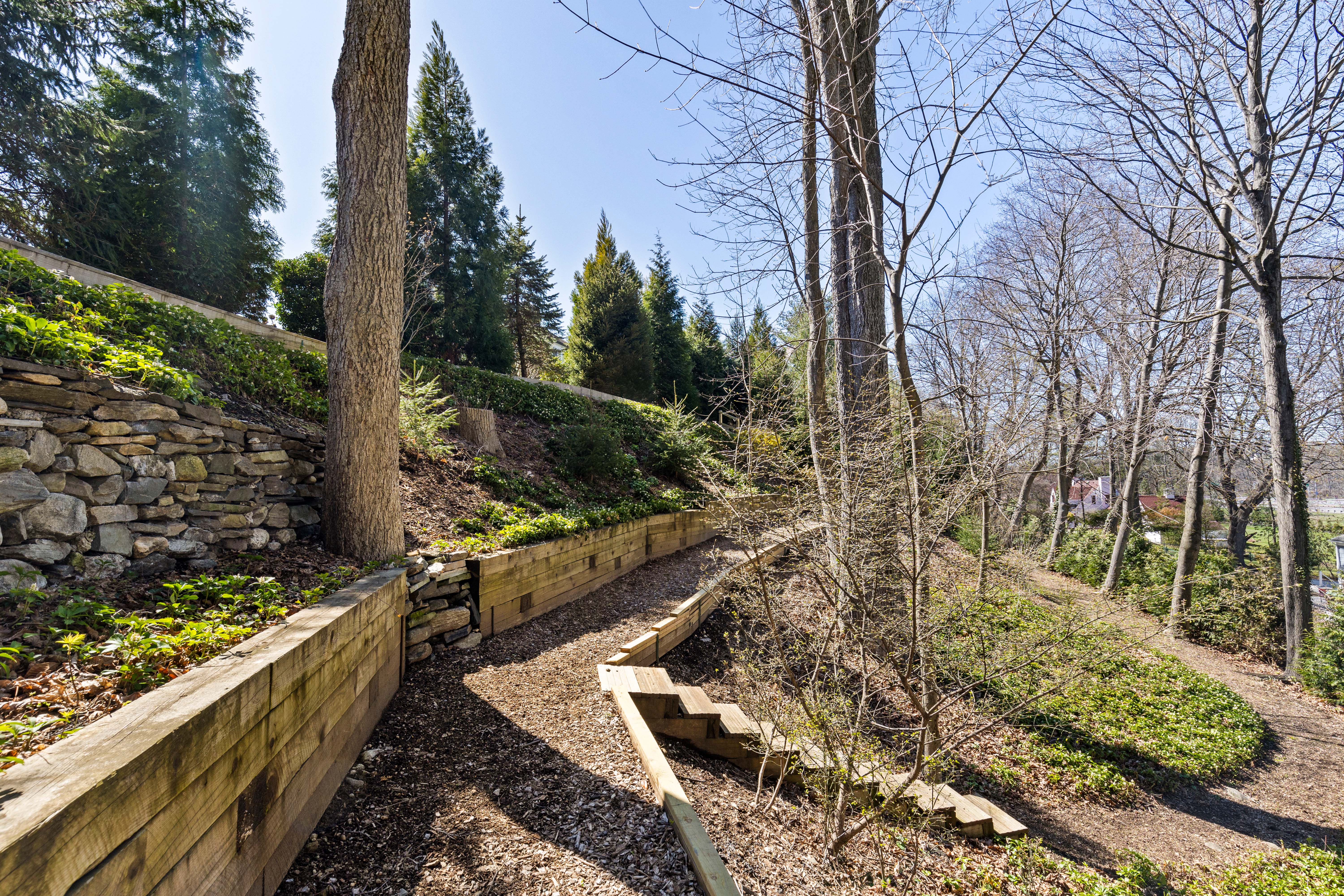31 Colonial Road