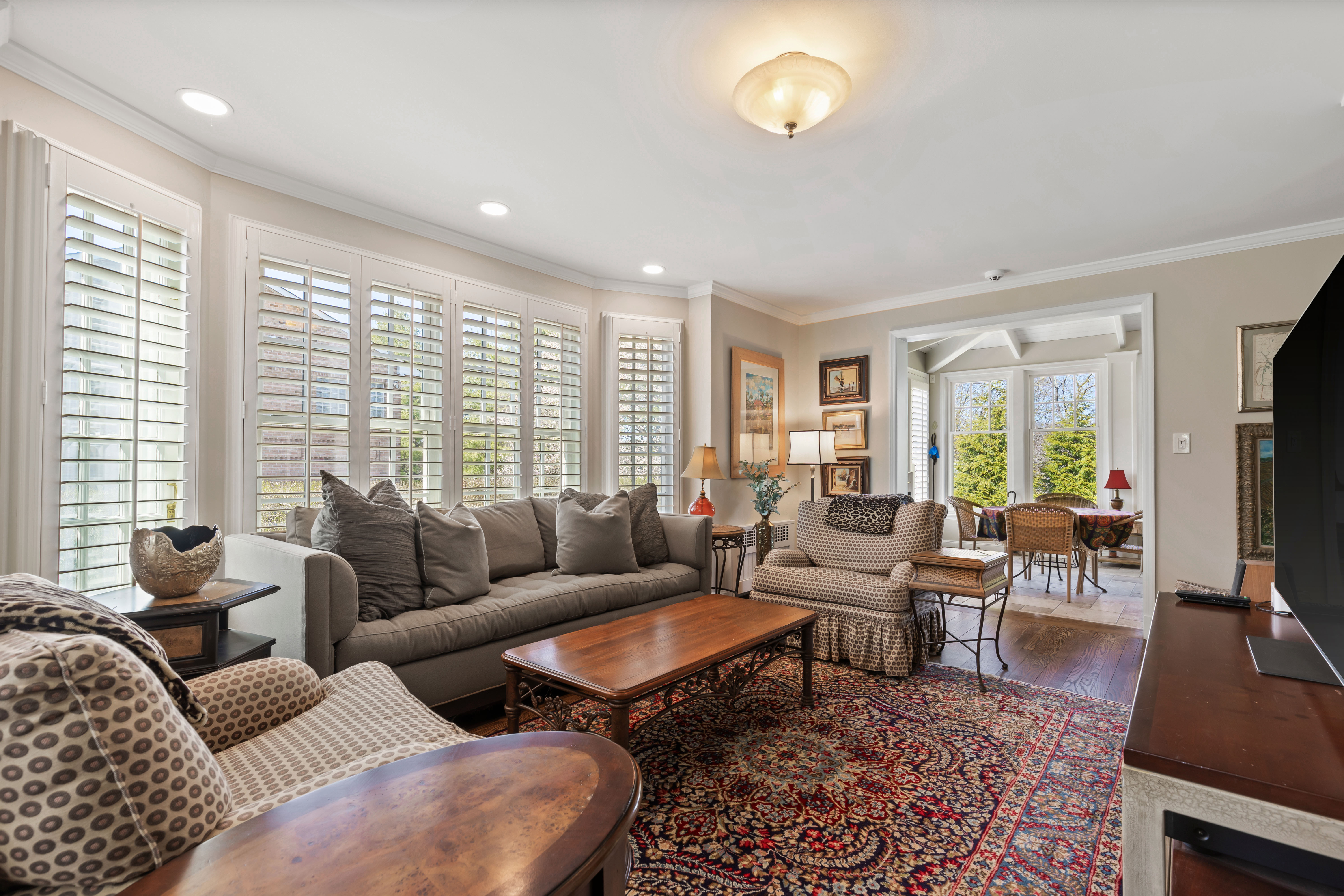 31 Colonial Road