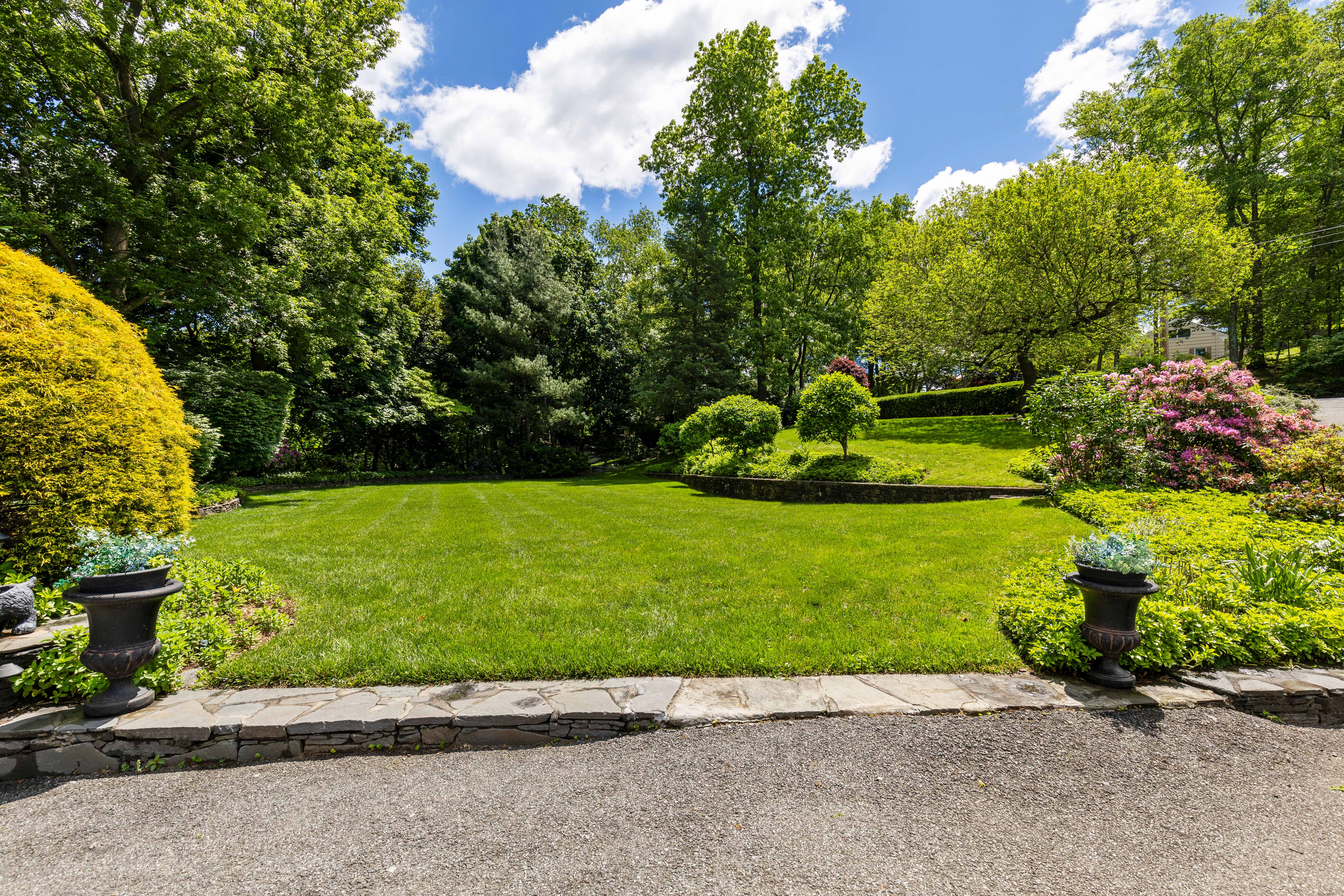 31 Colonial Road