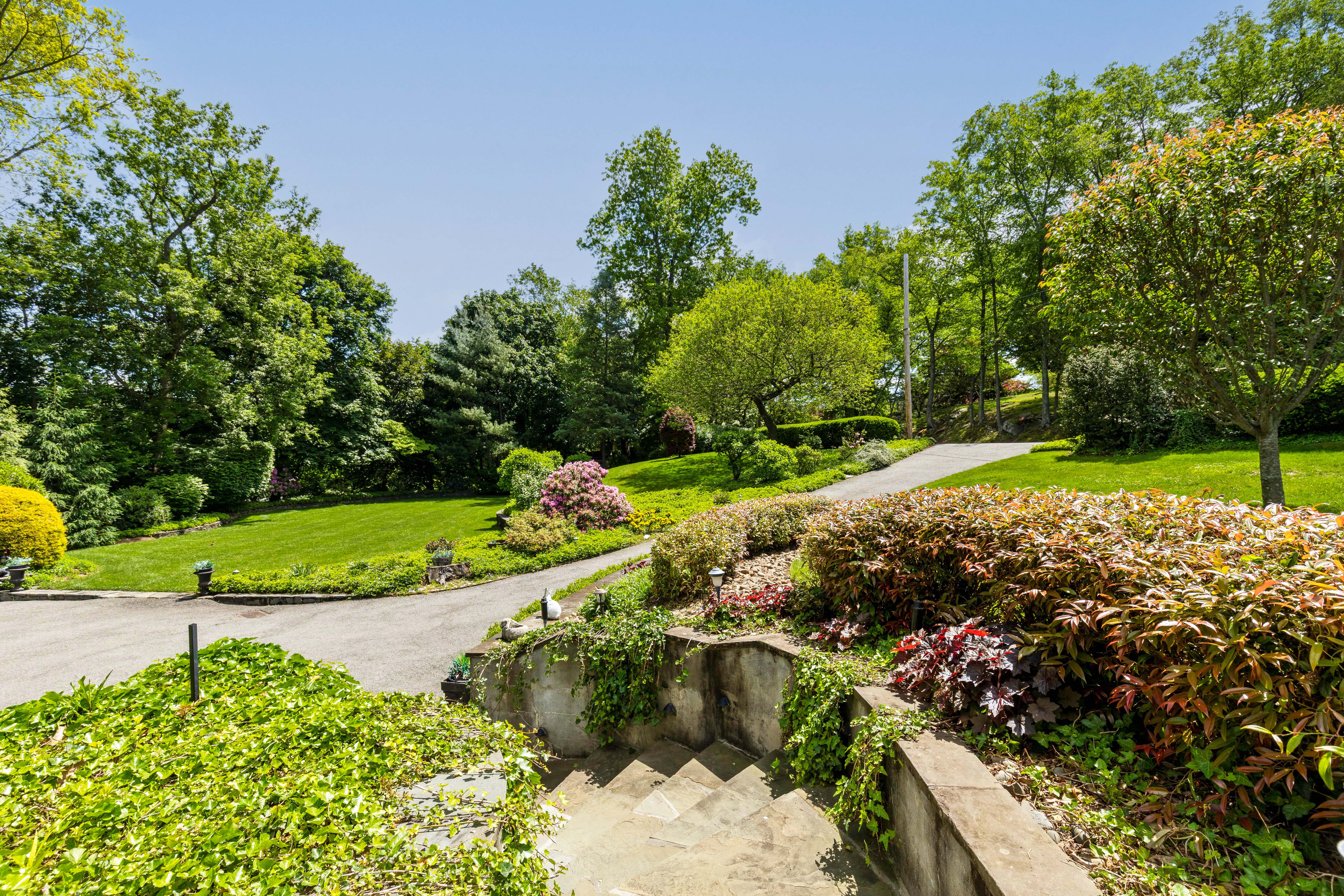 31 Colonial Road