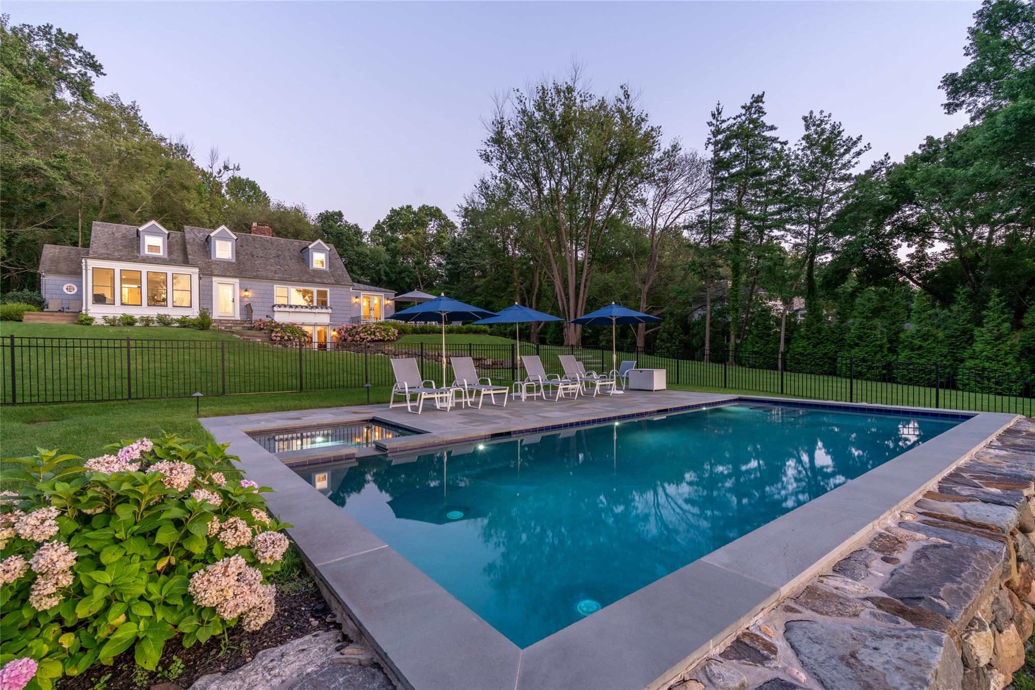 527 Centre Island Road 