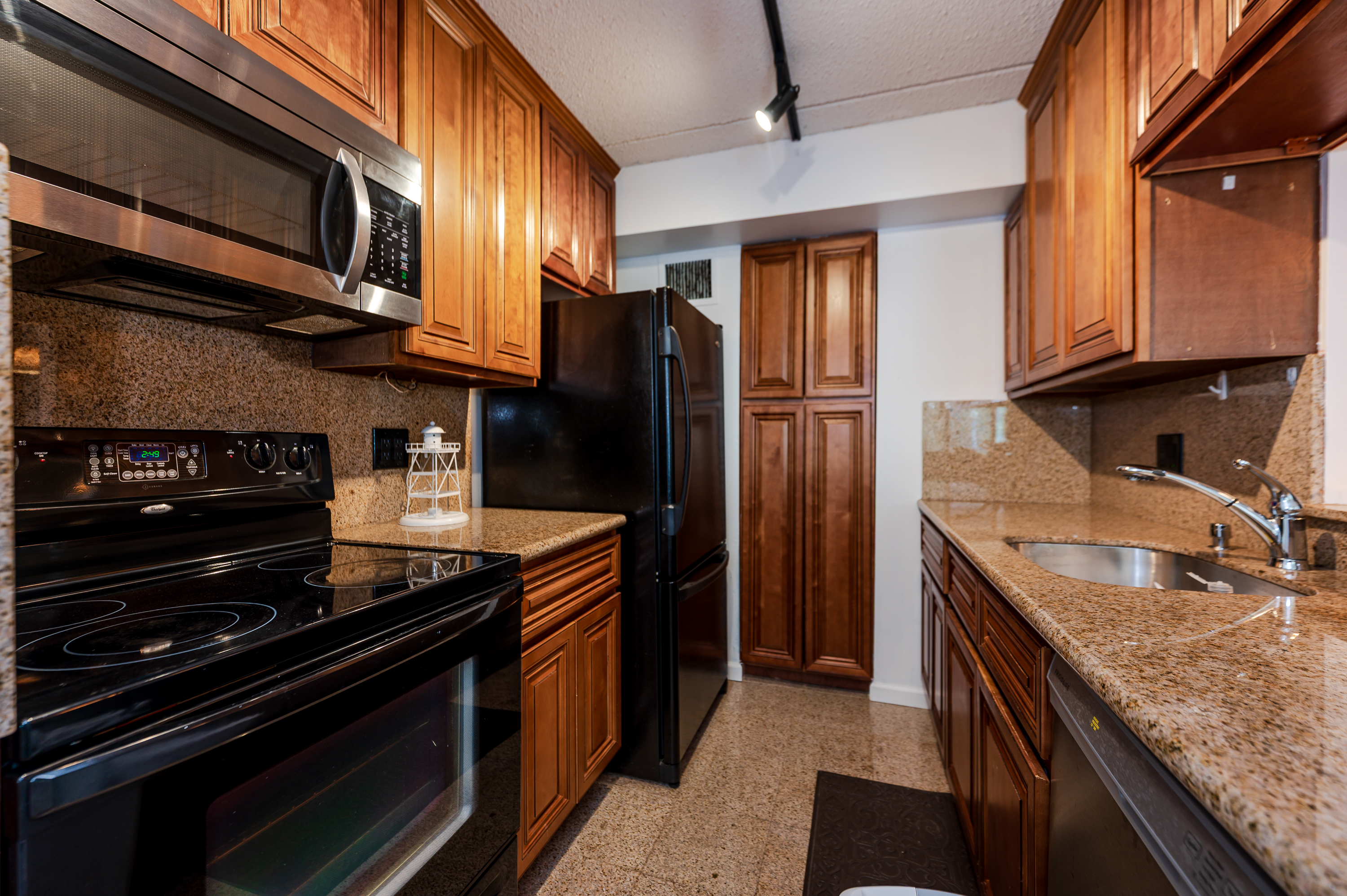 730 W Broadway Unit# 2J
