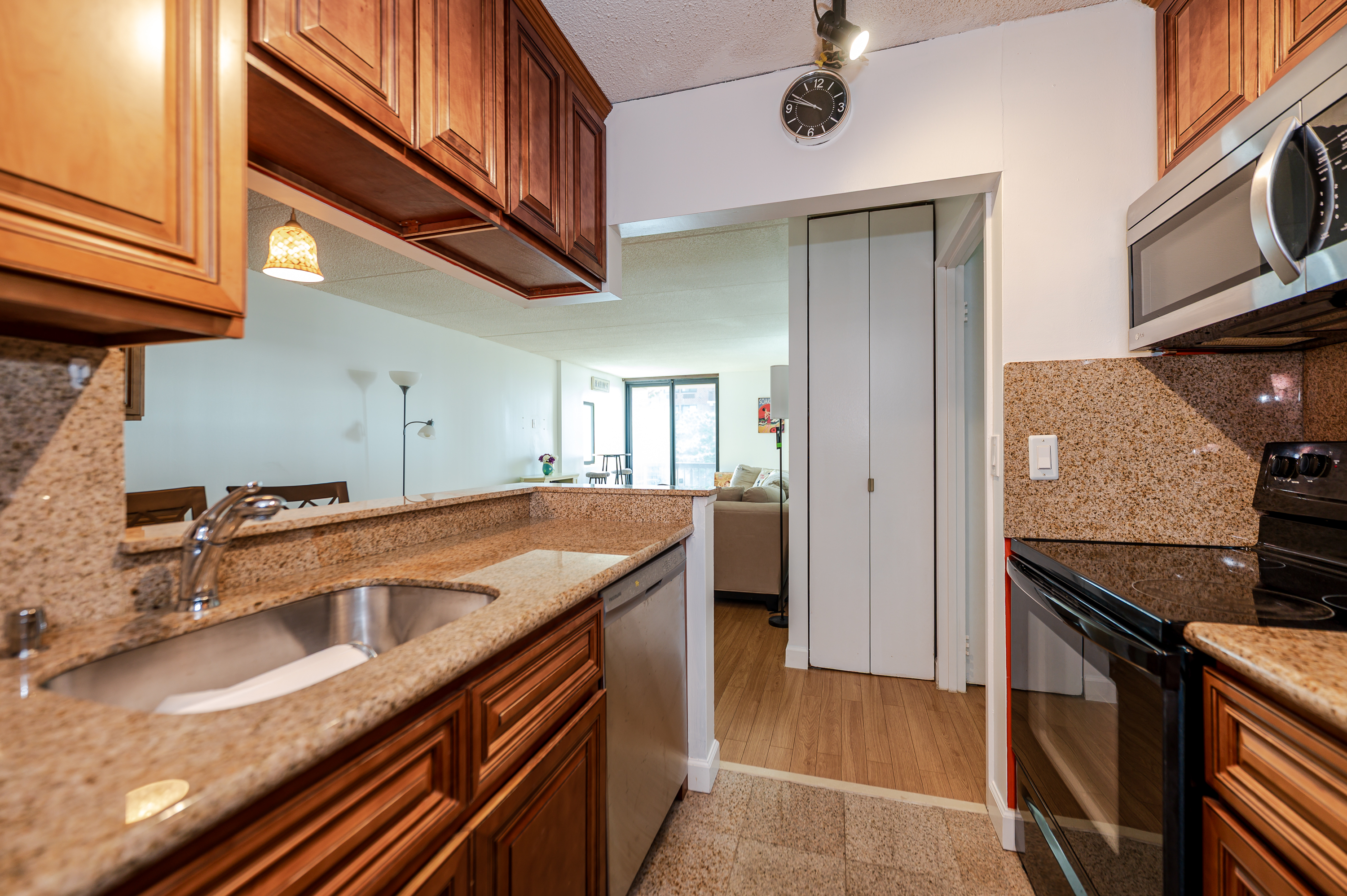 730 W Broadway Unit# 2J