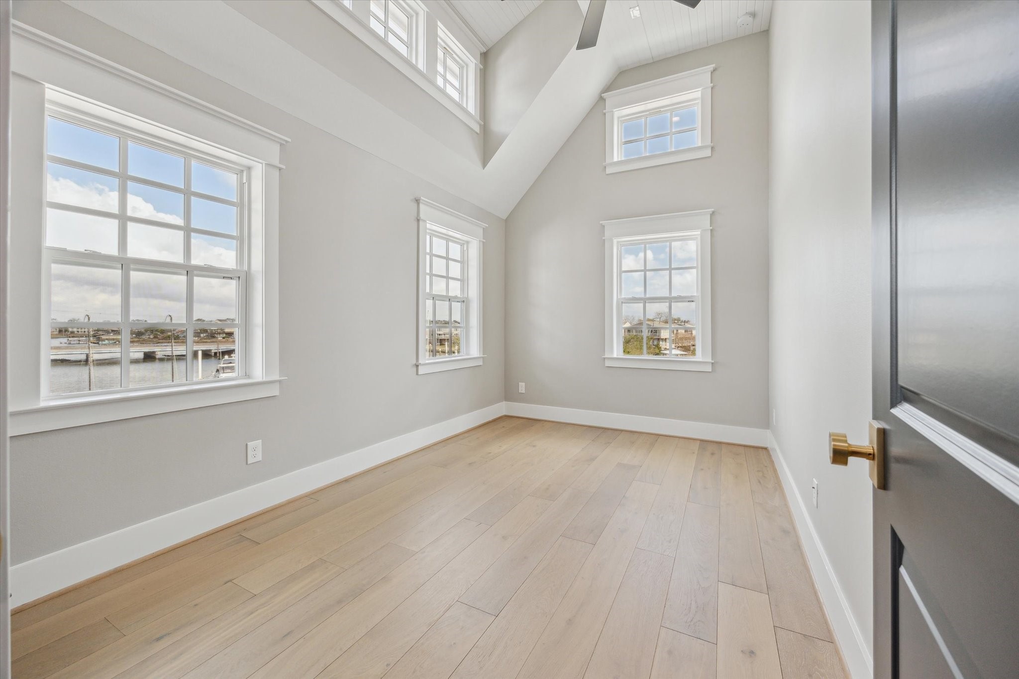 2447 Lakewood Pointe