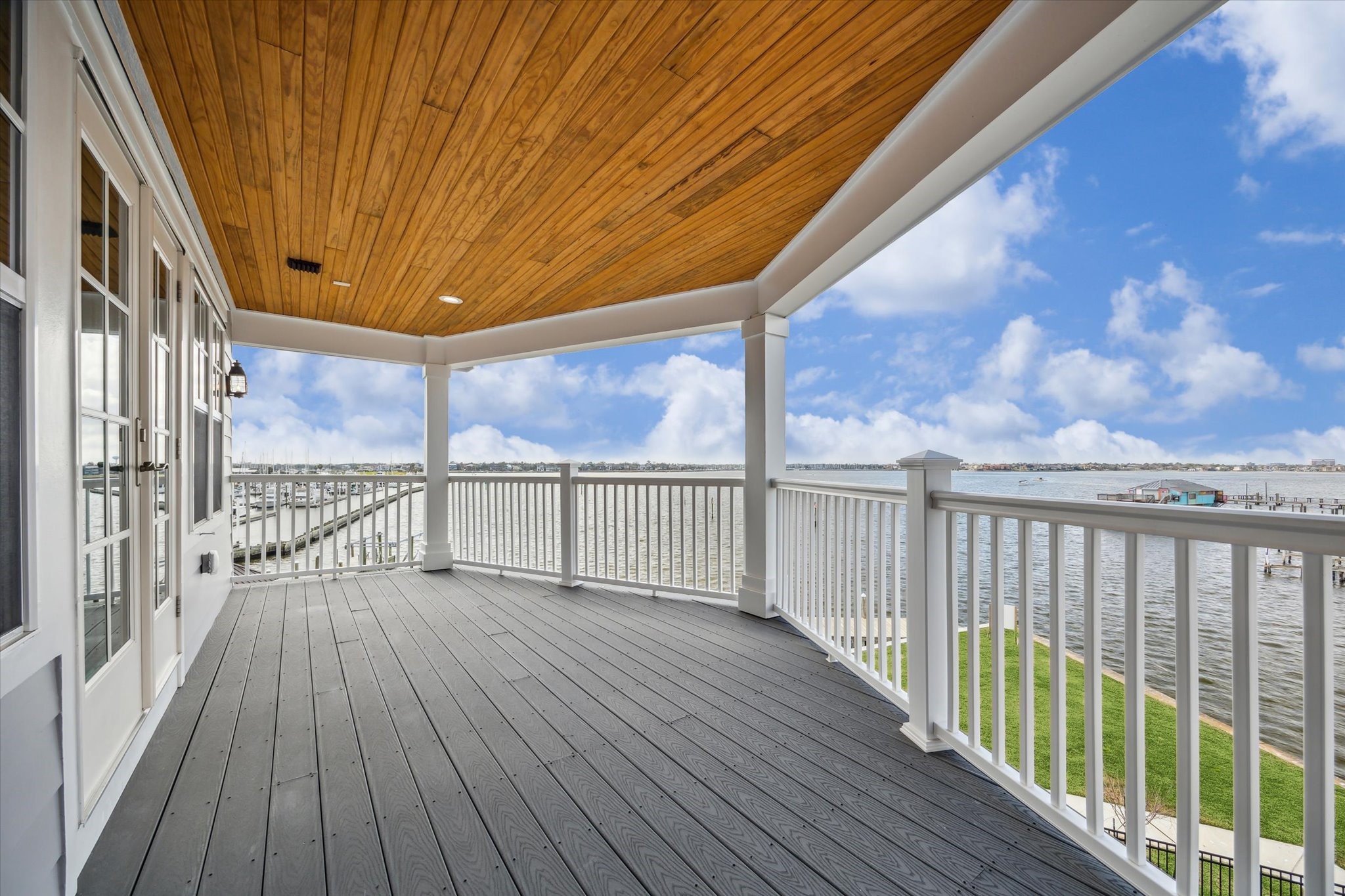 2447 Lakewood Pointe