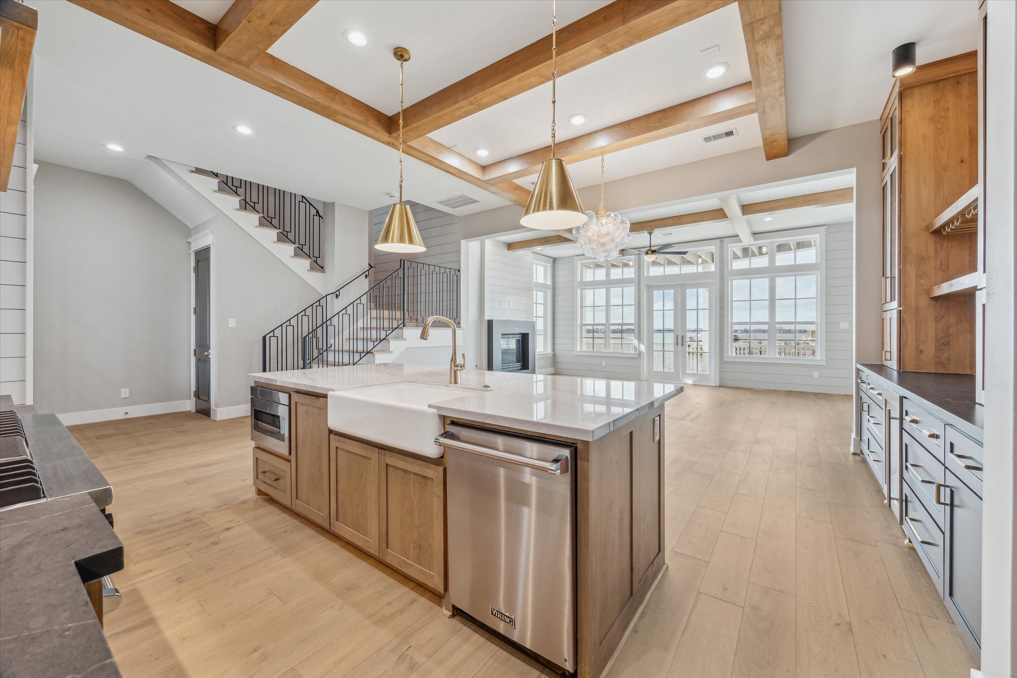 2447 Lakewood Pointe